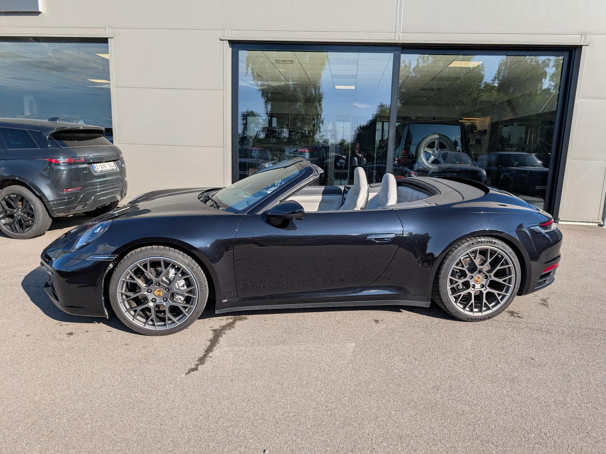 Porsche 911 992 Carrera Cabrio (2020) - Photo 2