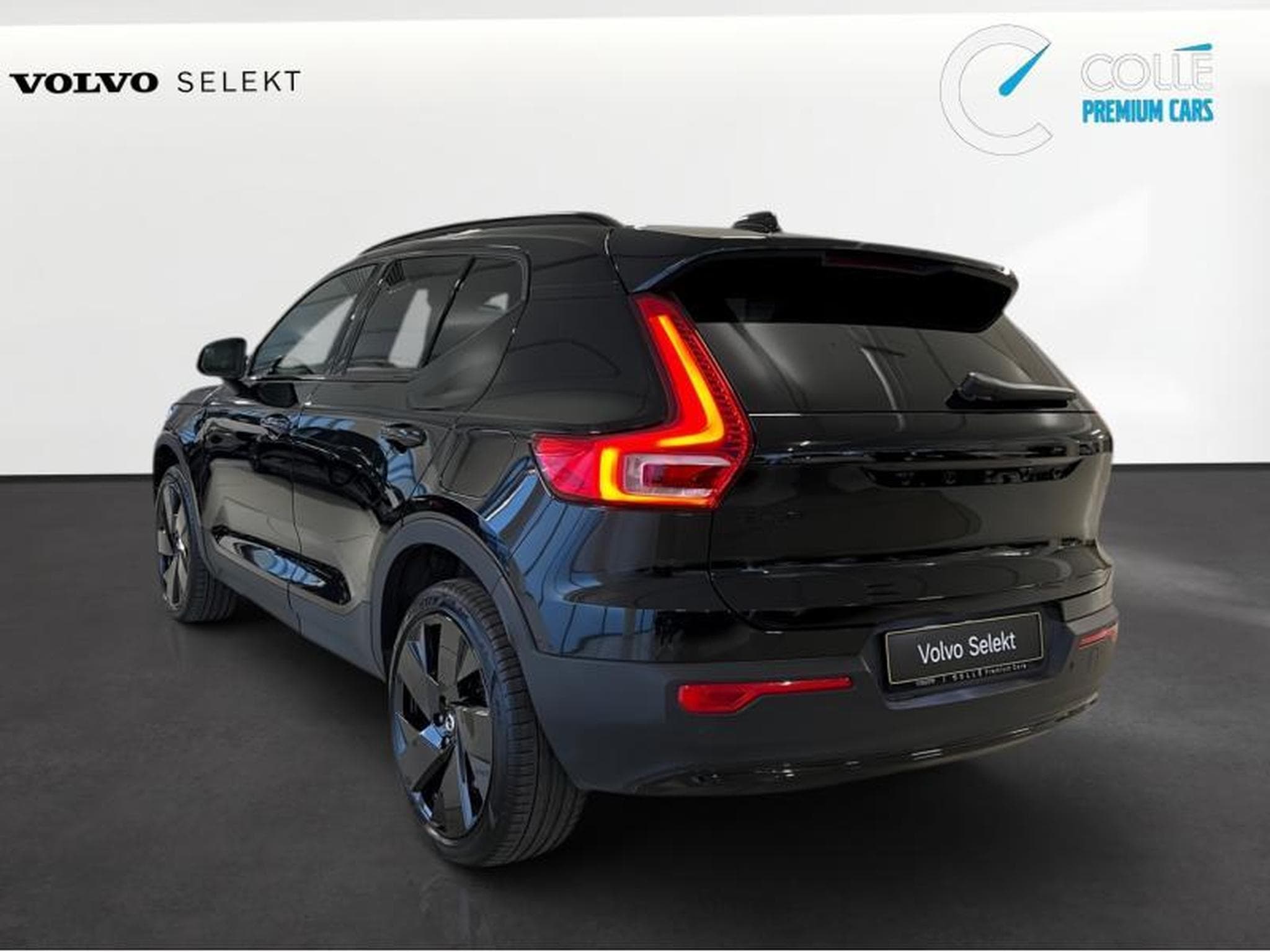 Volvo EX40 Black Edition Plus (2024) - Photo 4