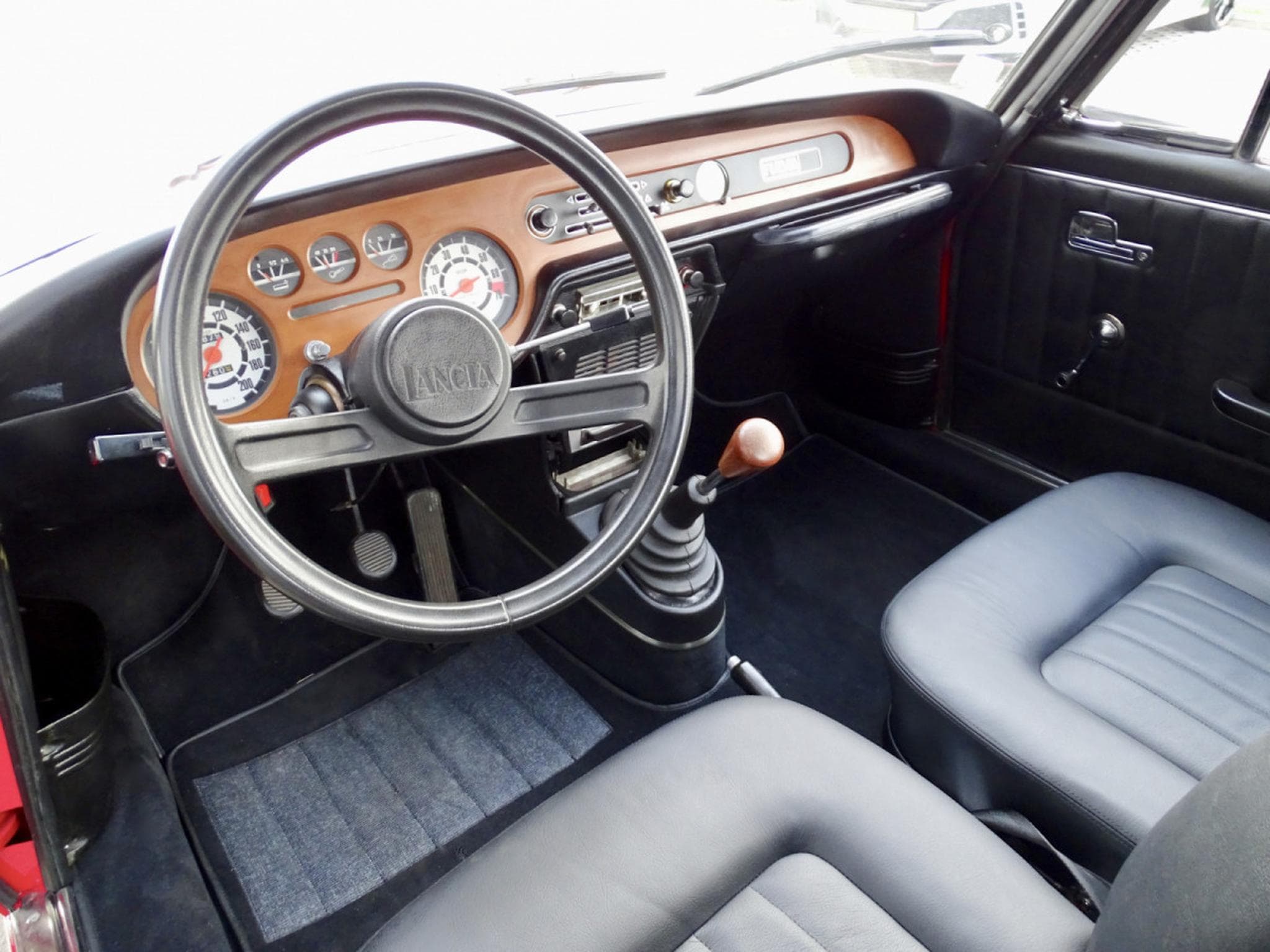 Lancia Fulvia 1,3 S (1975) - Photo 4
