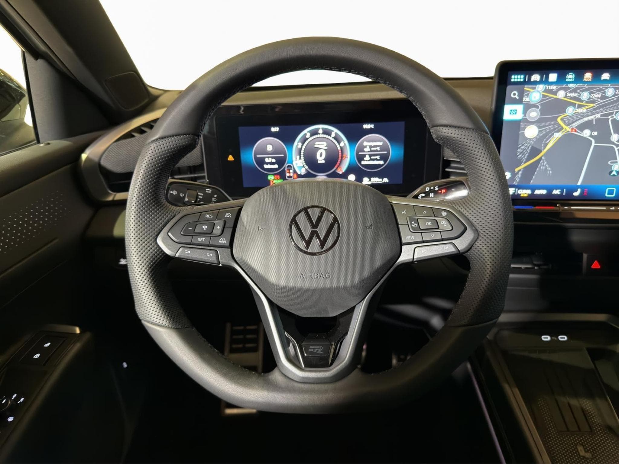 VW T-Roc R-LINE (2025) - Photo 10