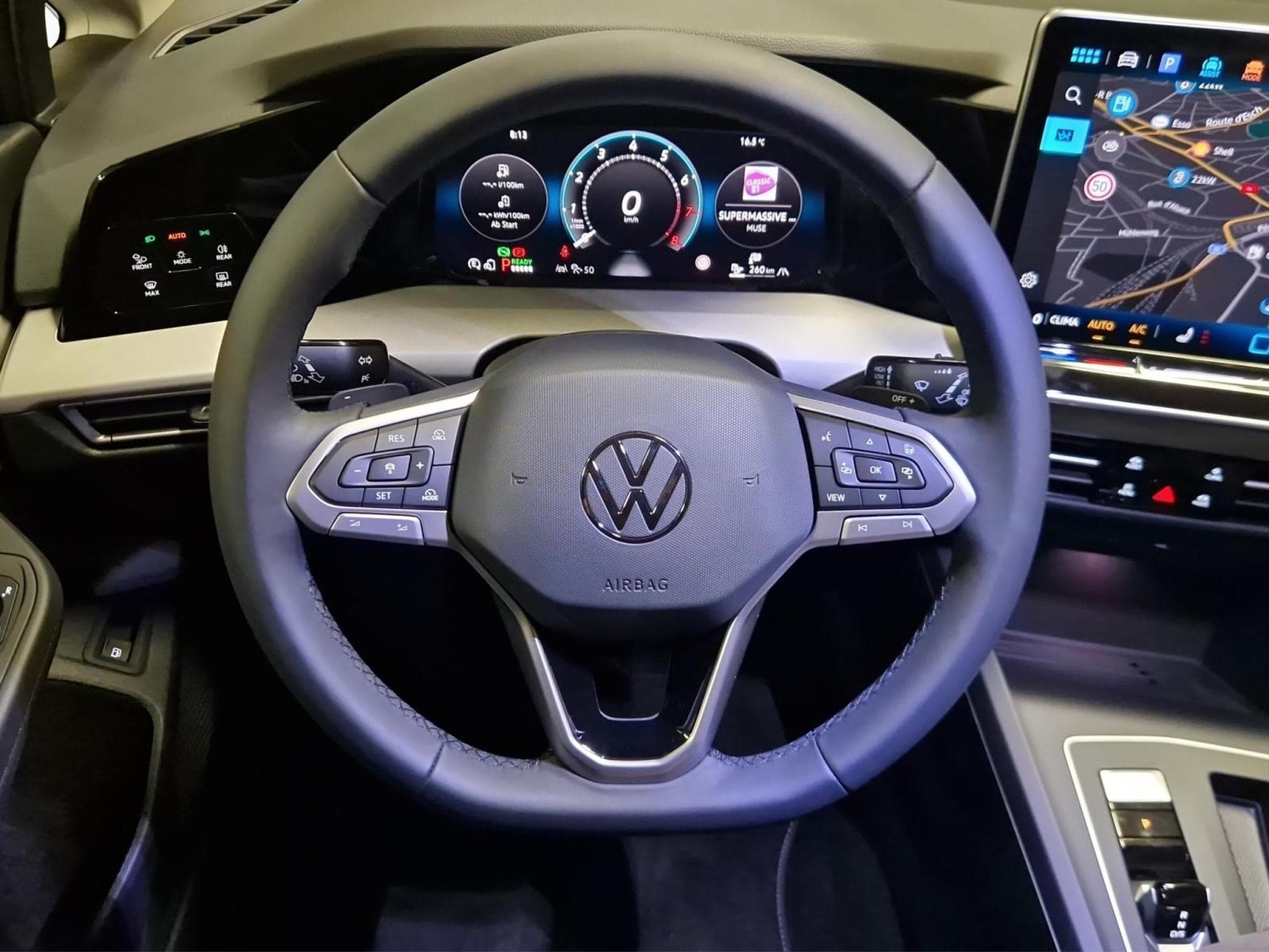VW Golf LIFE (2025) - Photo 10