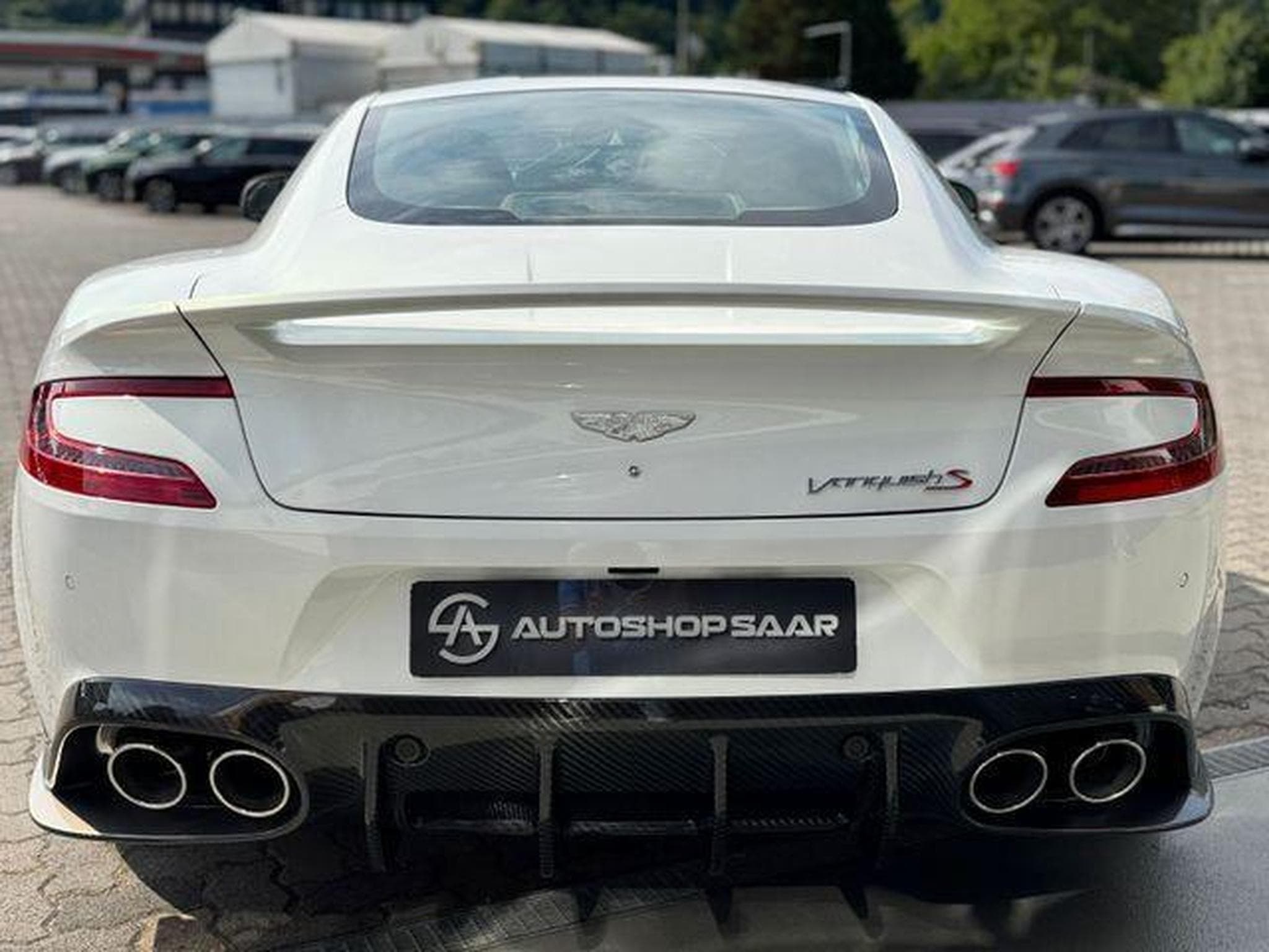 Aston-Martin Vanquish S  Serie limitée "PEARL" (2018) - Photo 4