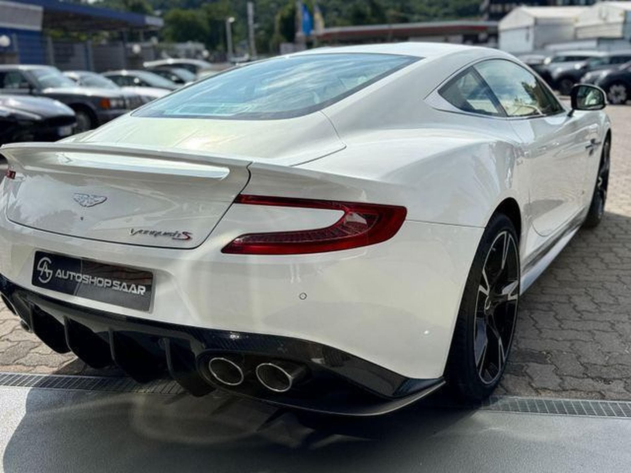 Aston-Martin Vanquish S  Serie limitée "PEARL" (2018) - Photo 5