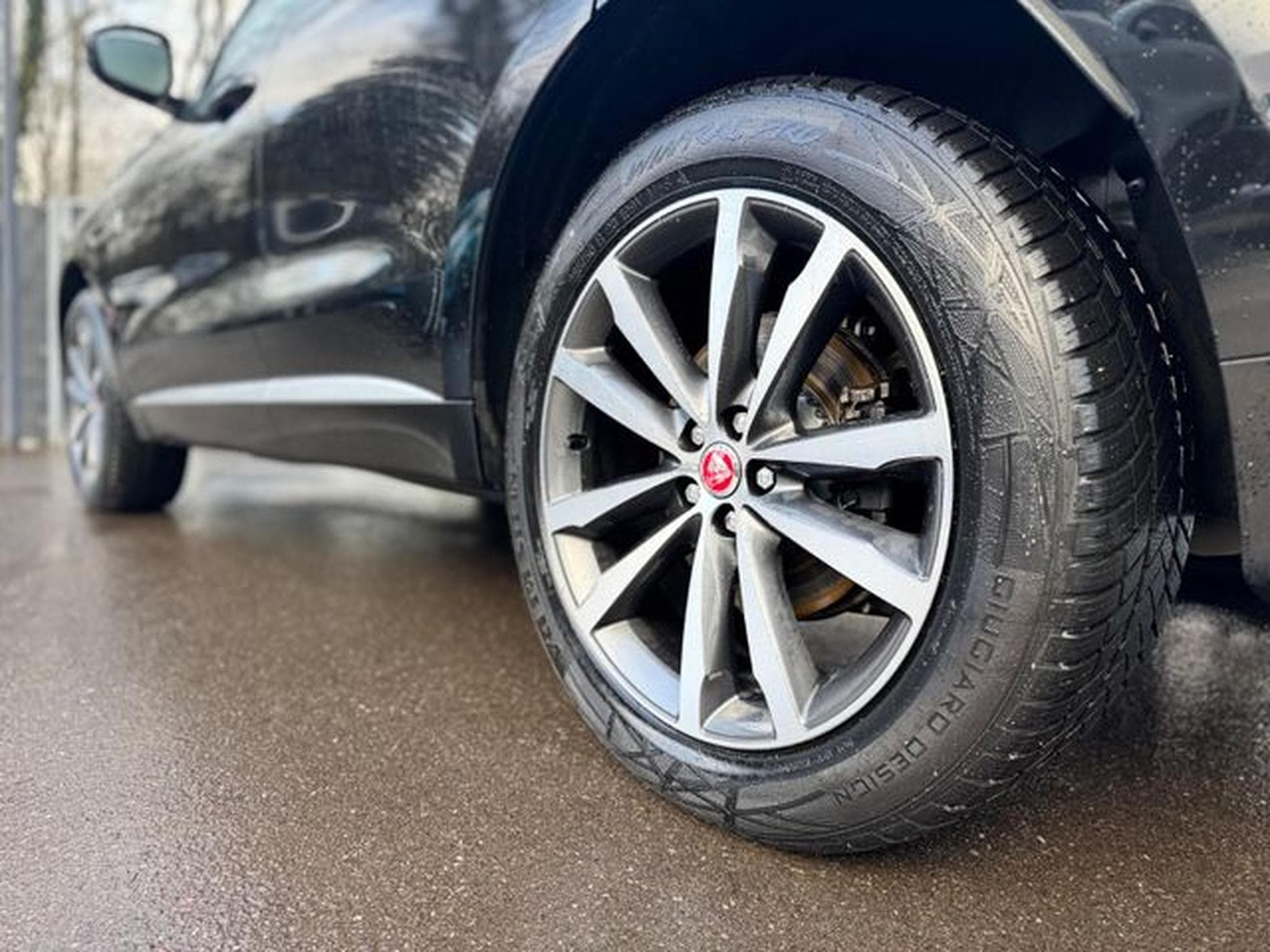 Jaguar F-Pace F-PACE R-DYNAMIC AWD*AUT*1.HD*PANO*LED*EL.AHK* (2023) - Photo 13