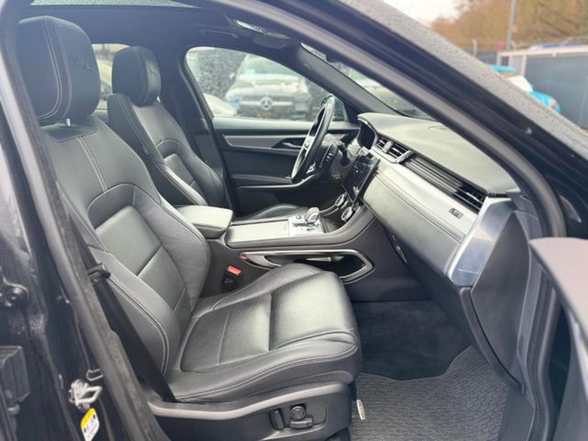 Jaguar F-Pace F-PACE R-DYNAMIC AWD*AUT*1.HD*PANO*LED*EL.AHK* (2023) - Photo 15