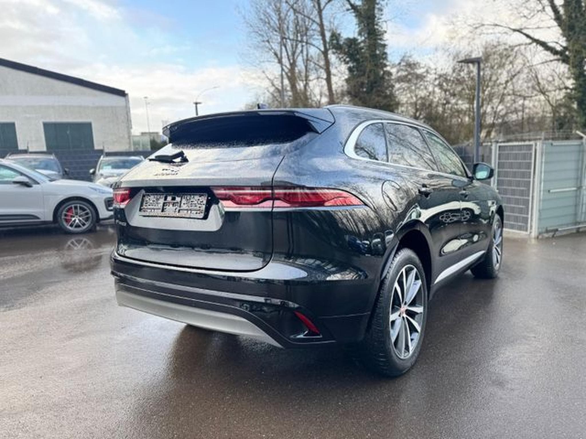 Jaguar F-Pace F-PACE R-DYNAMIC AWD*AUT*1.HD*PANO*LED*EL.AHK* (2023) - Photo 6