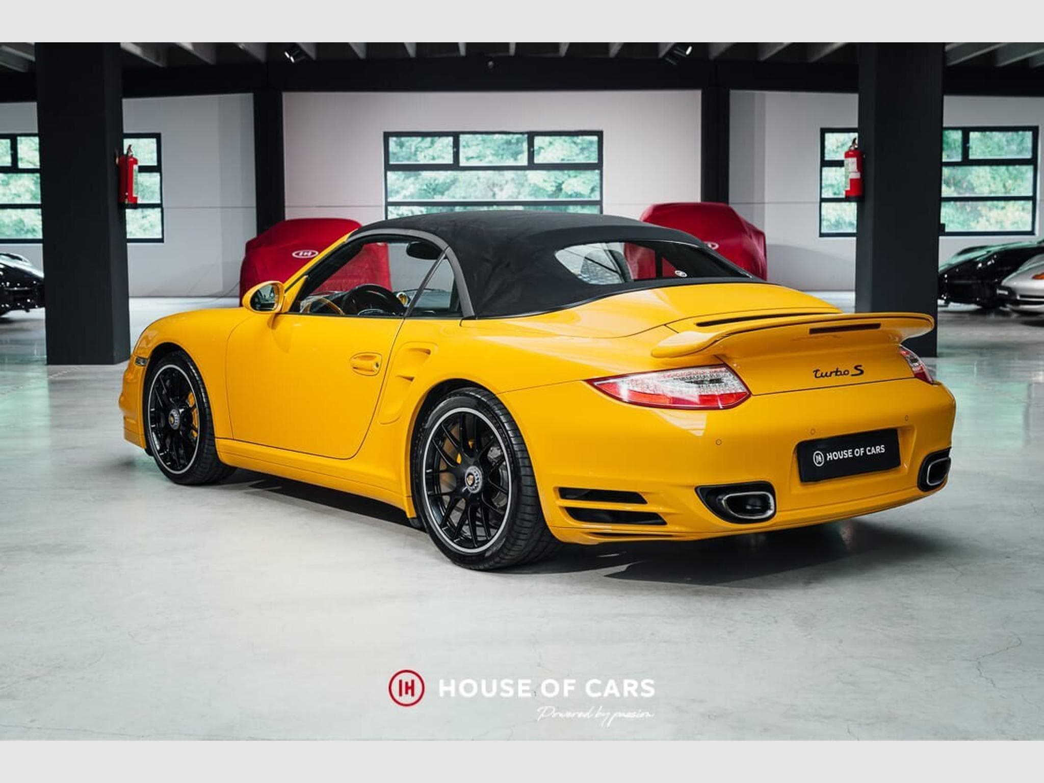 Porsche 911 997.2 Turbo S Cab. PDK - Speed Yellow - 1 of 301 (2011) - Photo 9