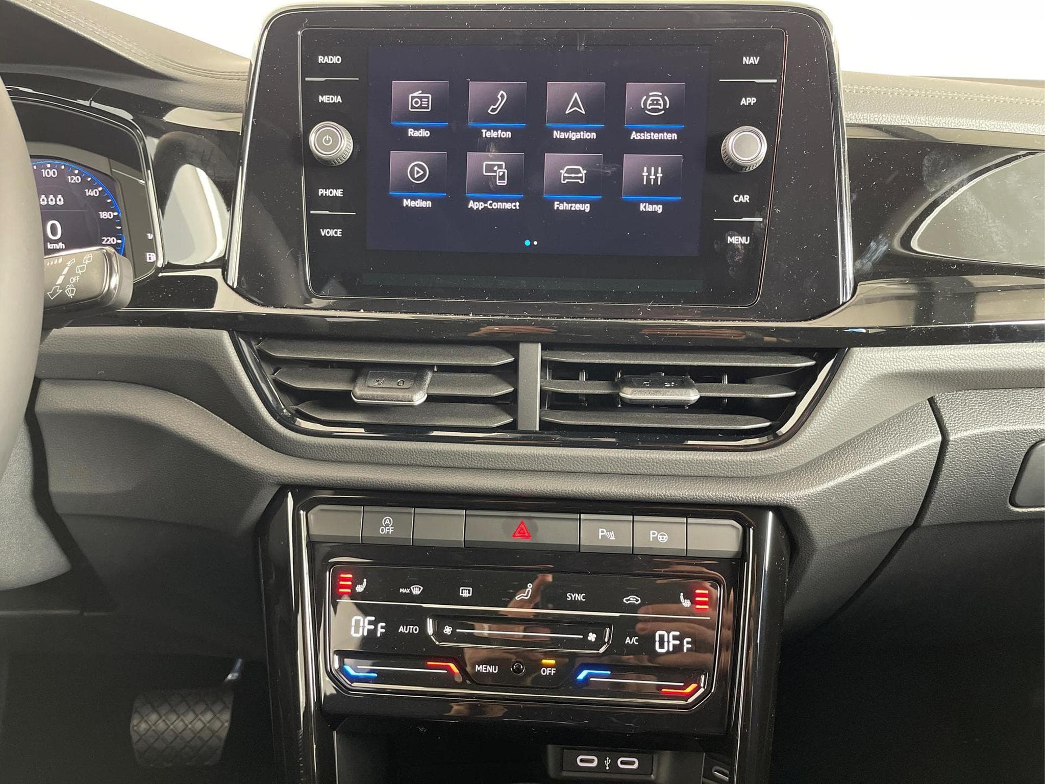 VW T-Roc Style (2025) - Photo 8