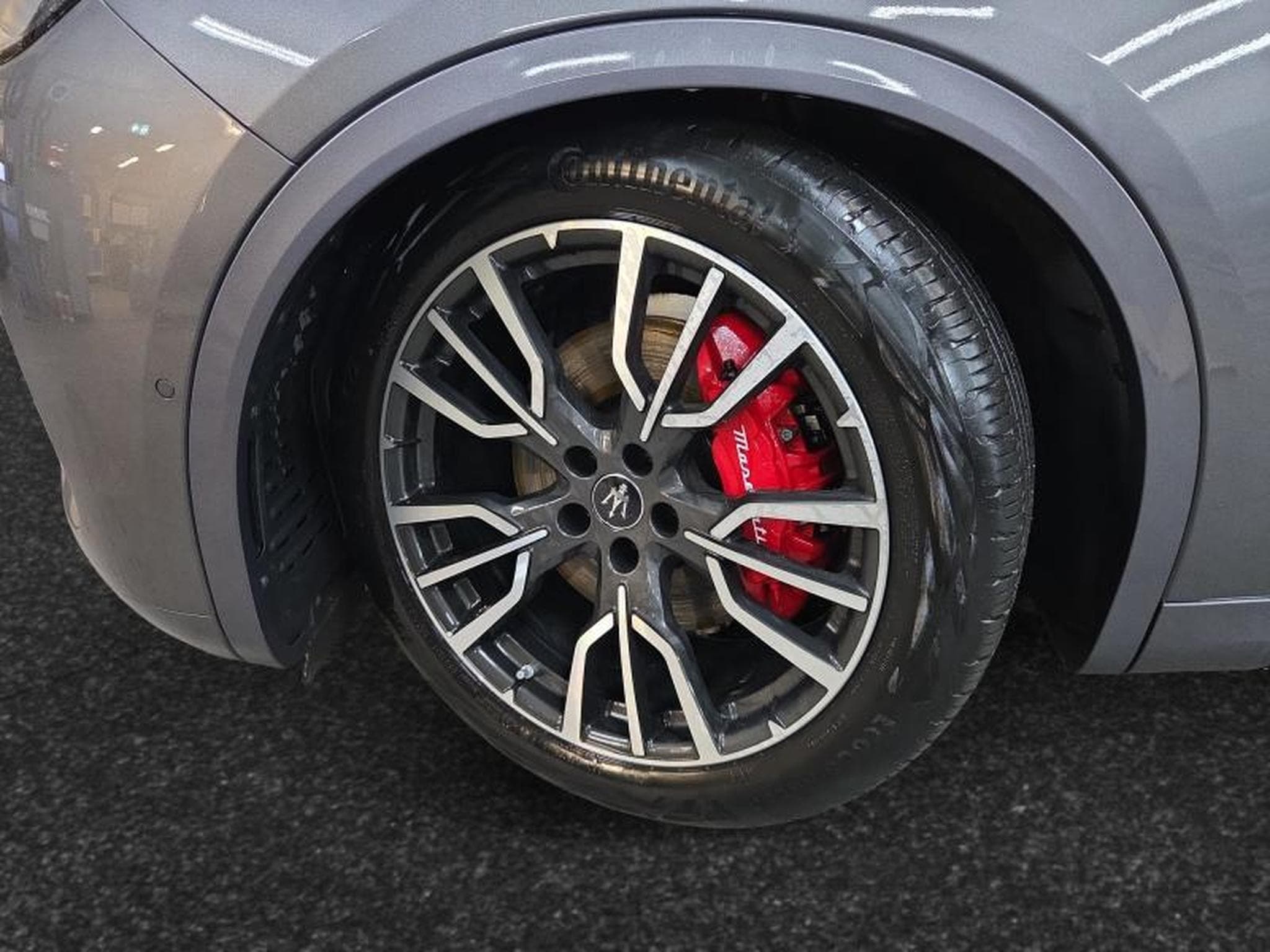Maserati Grecale Modena 2.0 Turbo MHEV AWD / Essence (2023) - Photo 9
