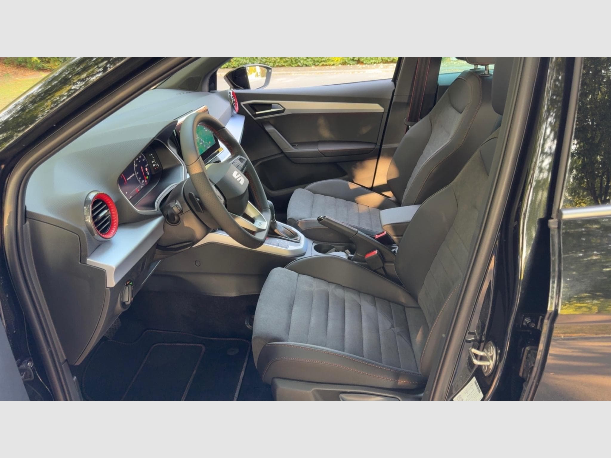 Seat Arona 1.5 Tsi FR DSG (2024) - Photo 8