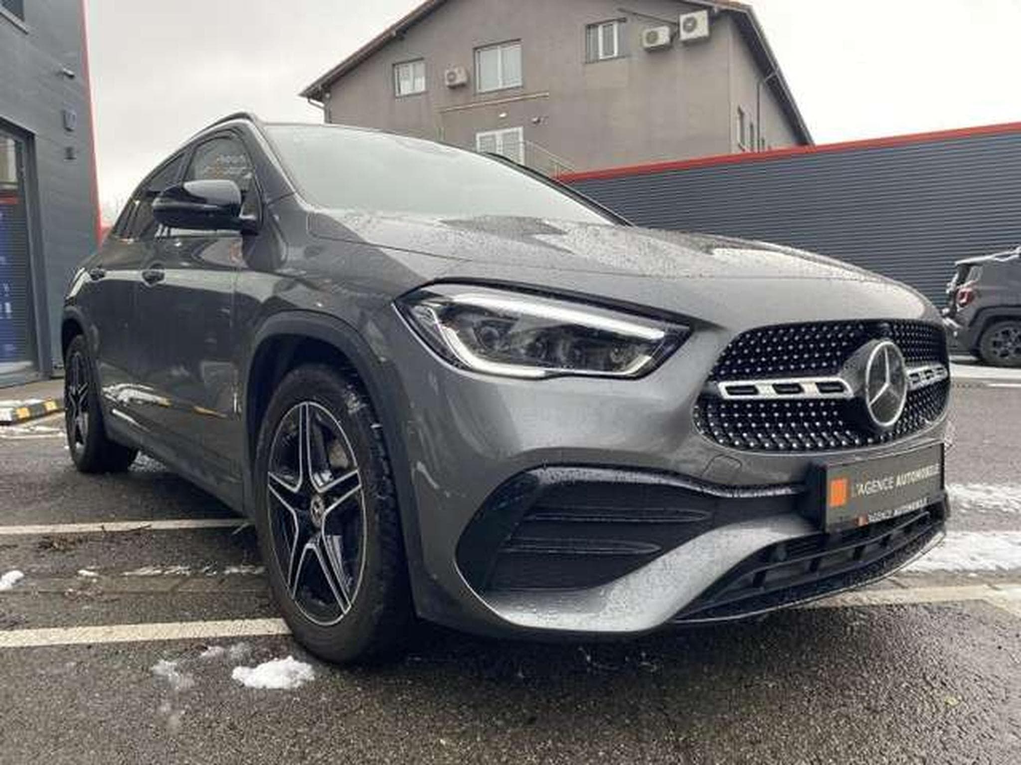 Mercedes GLA 200 AMG Line - JUSQU'A 48 MOIS DE GARANTIE (2021) - Photo 4