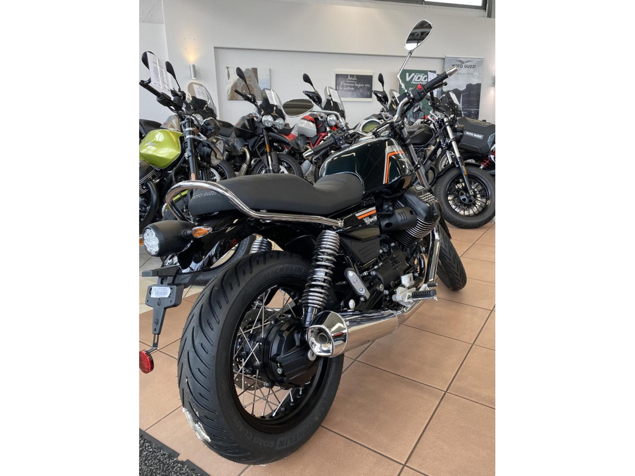 Moto Guzzi V7 Model Special (2026) - Photo 4