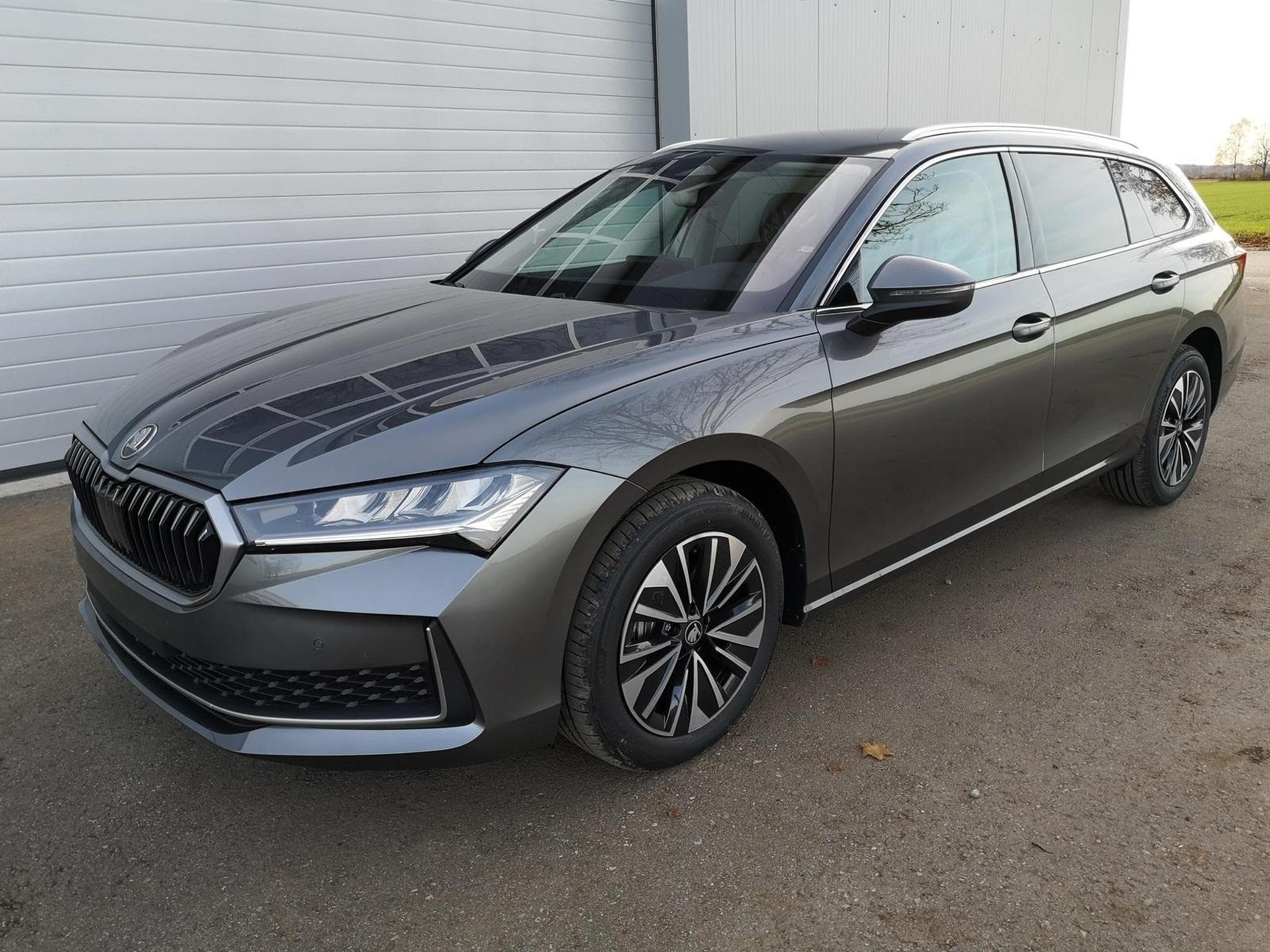 Skoda Superb 2.0 TDI 142kW 4x4 Selection (2025) - Photo 1