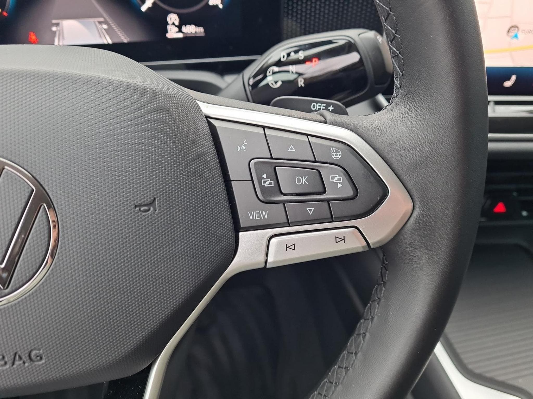 VW Passat Variant 2.0 TDI 110 kW Business (2025) - Photo 14