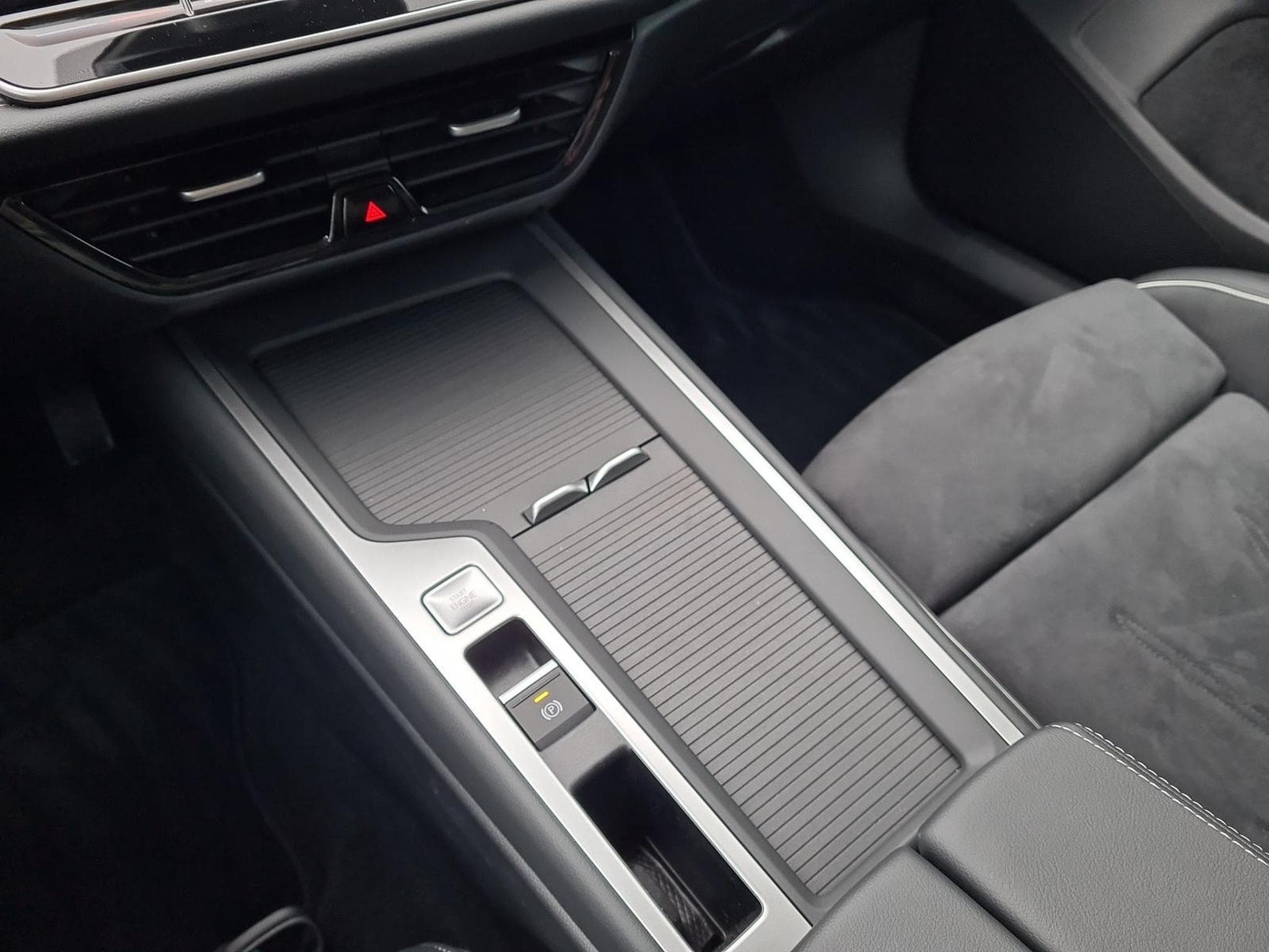 VW Passat Variant 2.0 TDI 110 kW Business (2025) - Photo 22