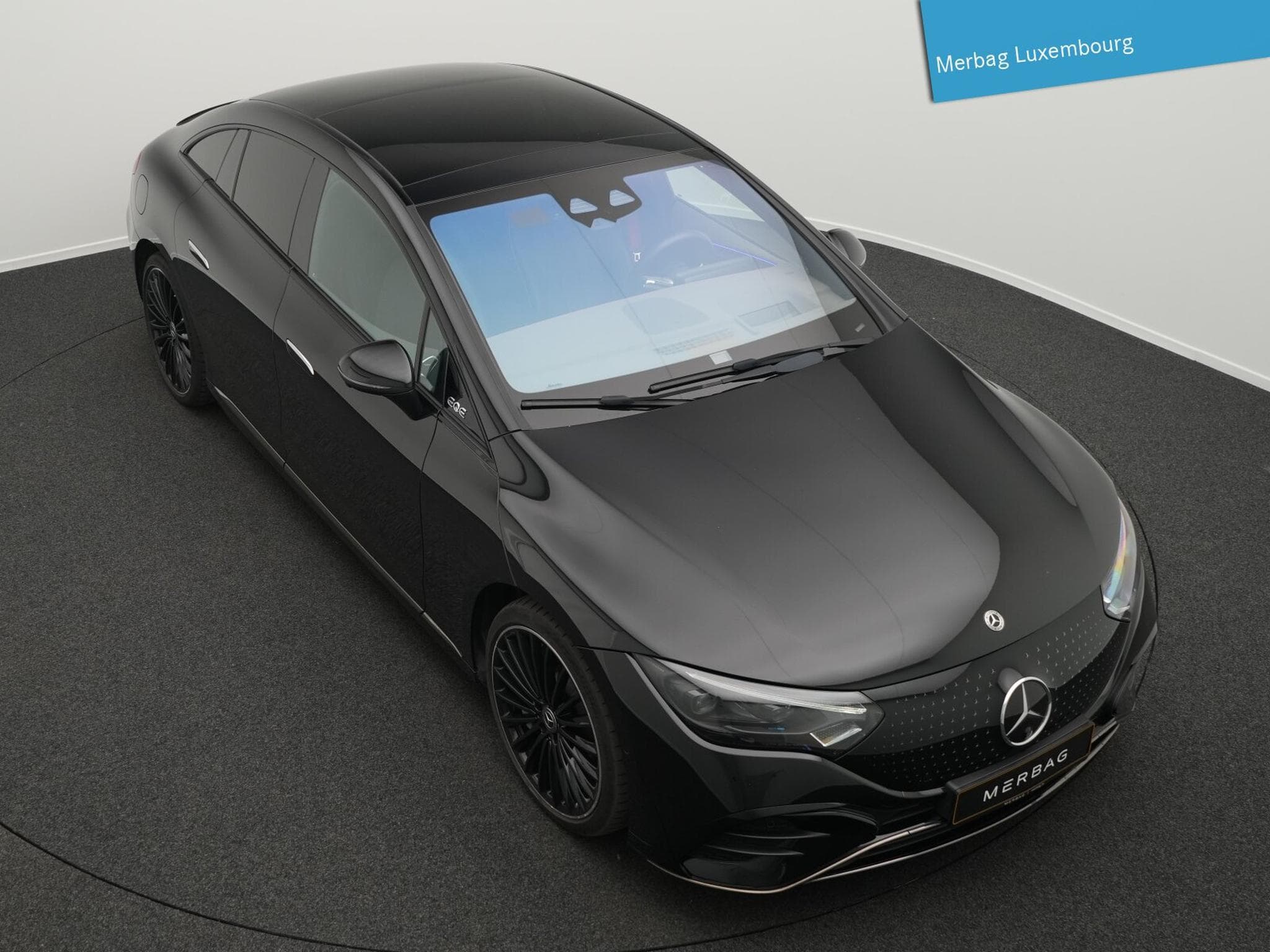 Mercedes EQE 4MATIC AMG-Line (2022) - Photo 10