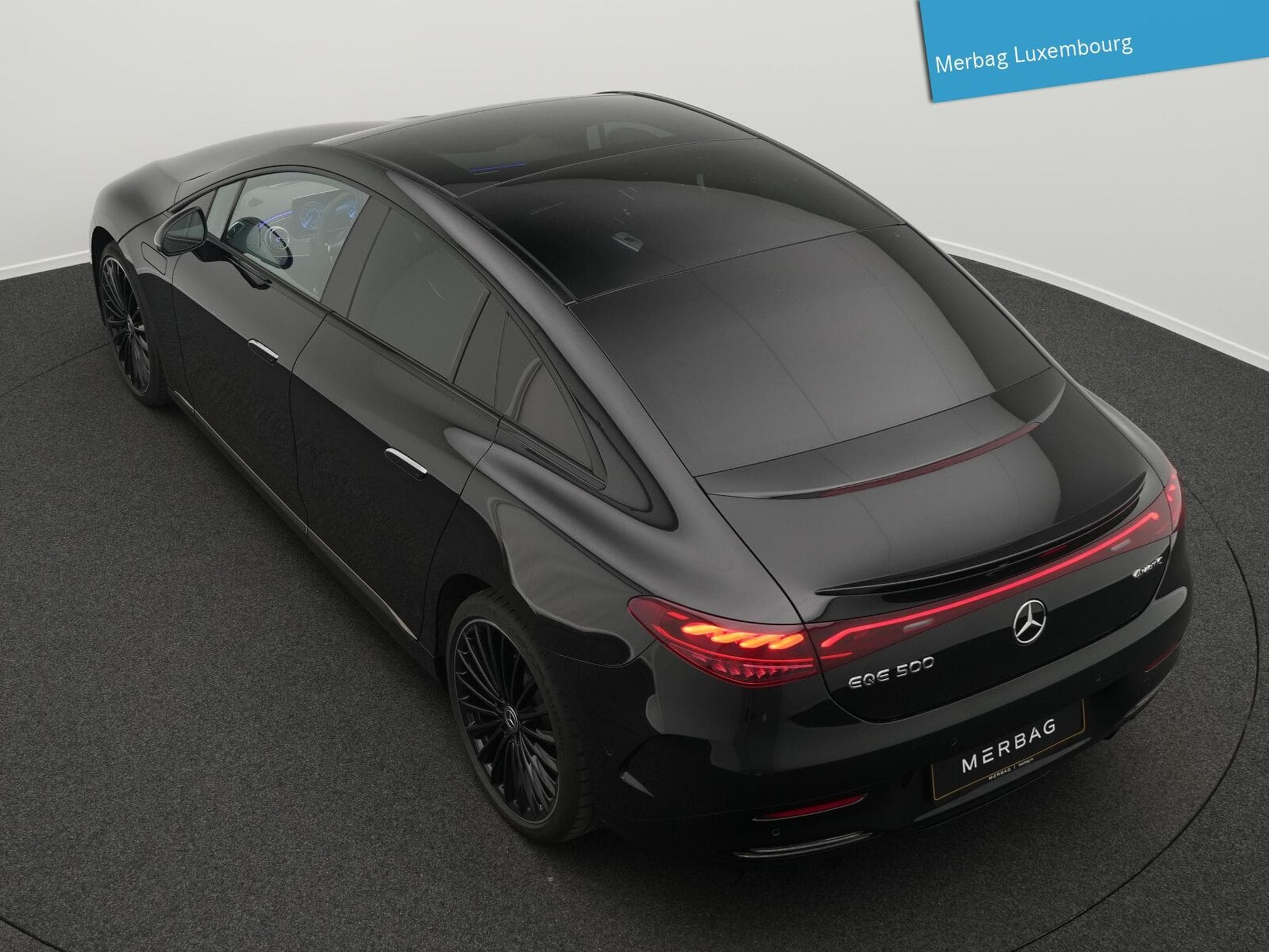 Mercedes EQE 4MATIC AMG-Line (2022) - Photo 11