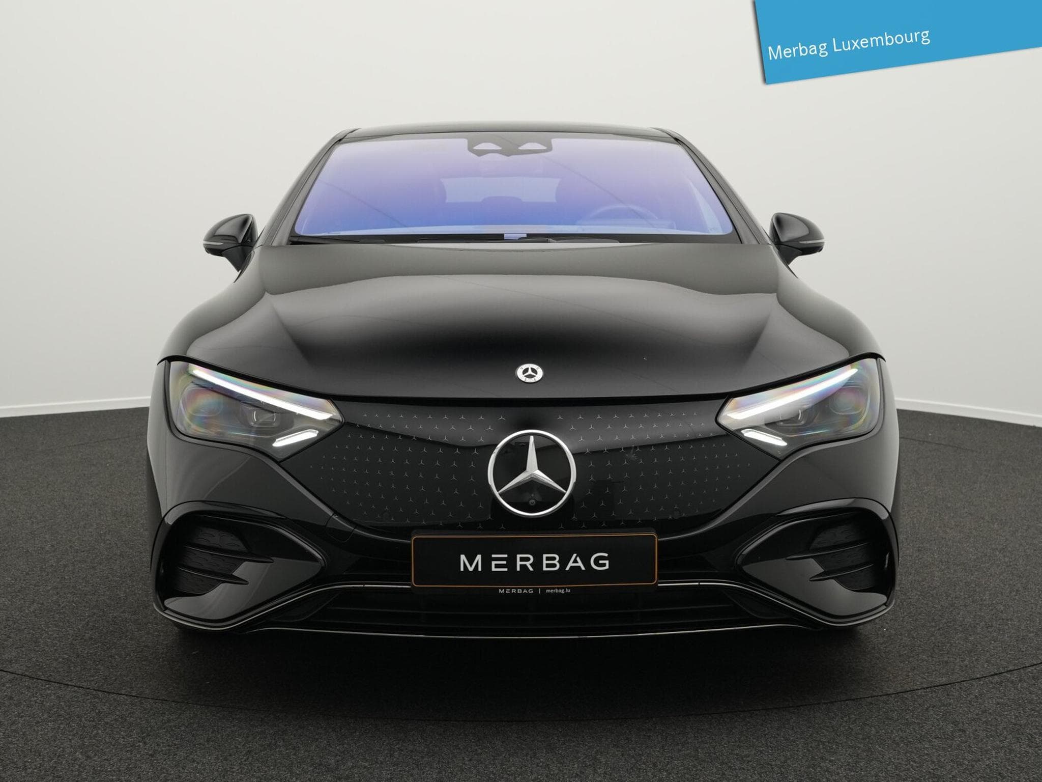 Mercedes EQE 4MATIC AMG-Line (2022) - Photo 2