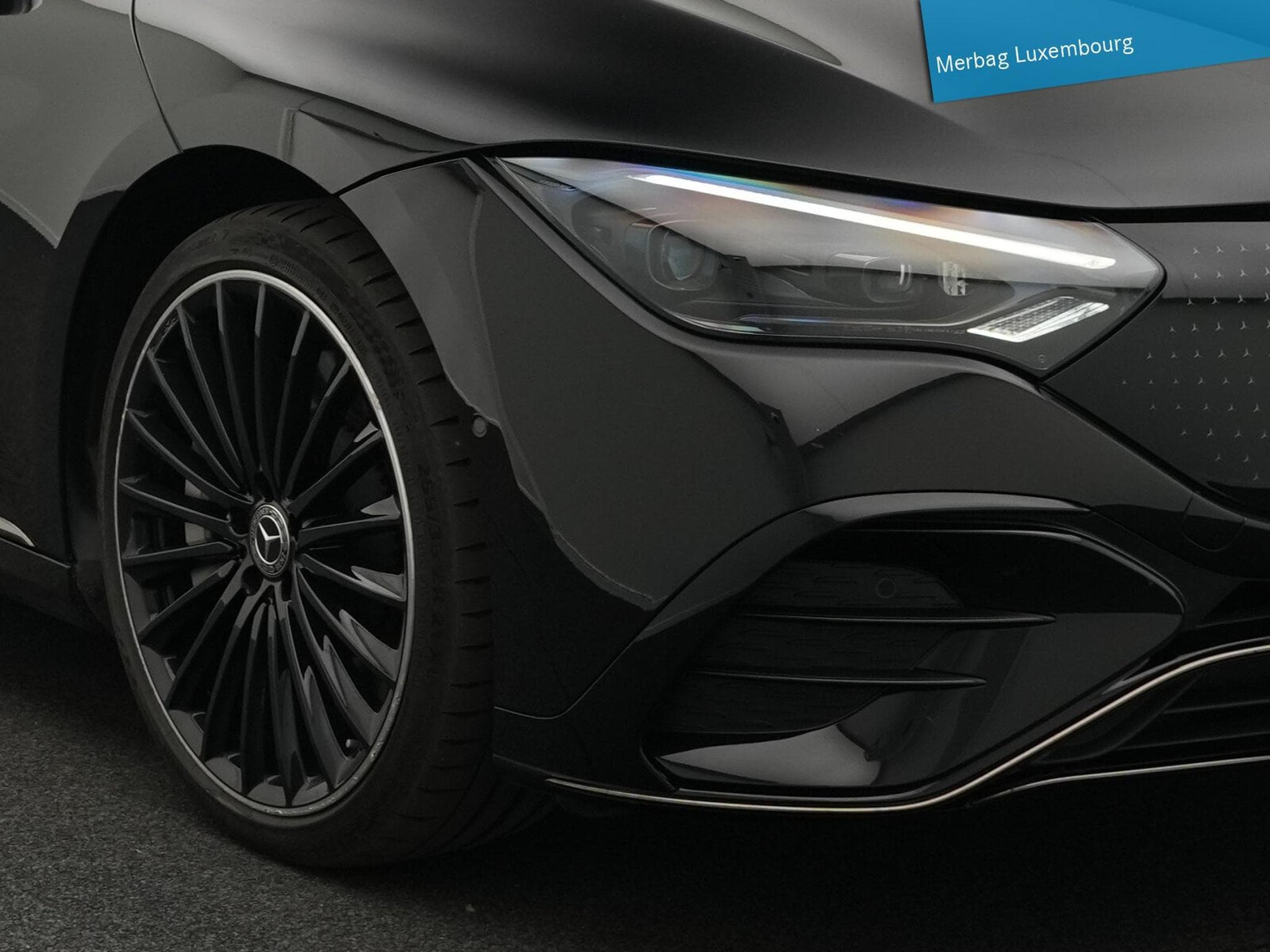 Mercedes EQE 4MATIC AMG-Line (2022) - Photo 7