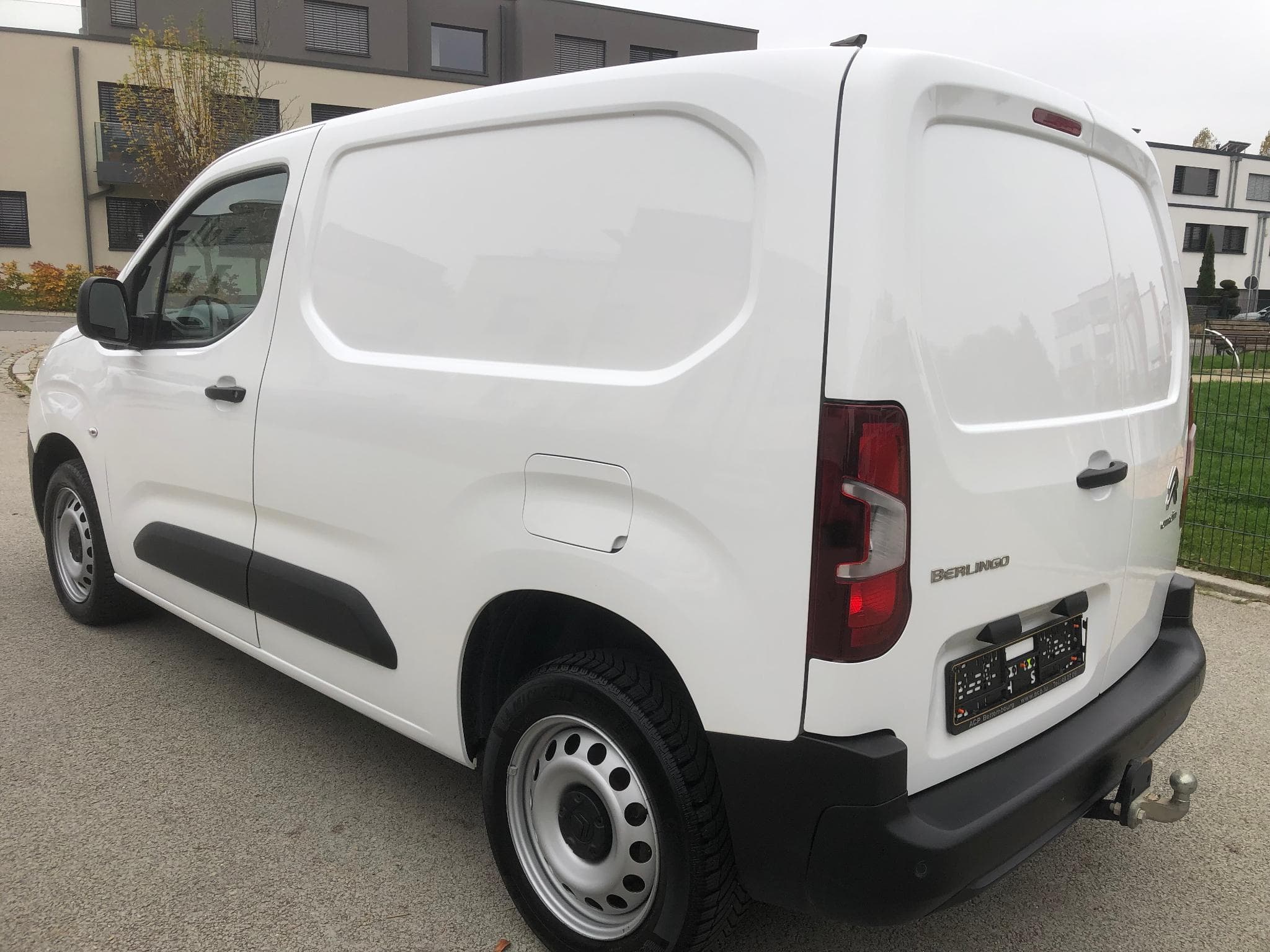 Citroën Berlingo 1.5 HDI 102 PS 3 PLACES (2022) - Photo 2