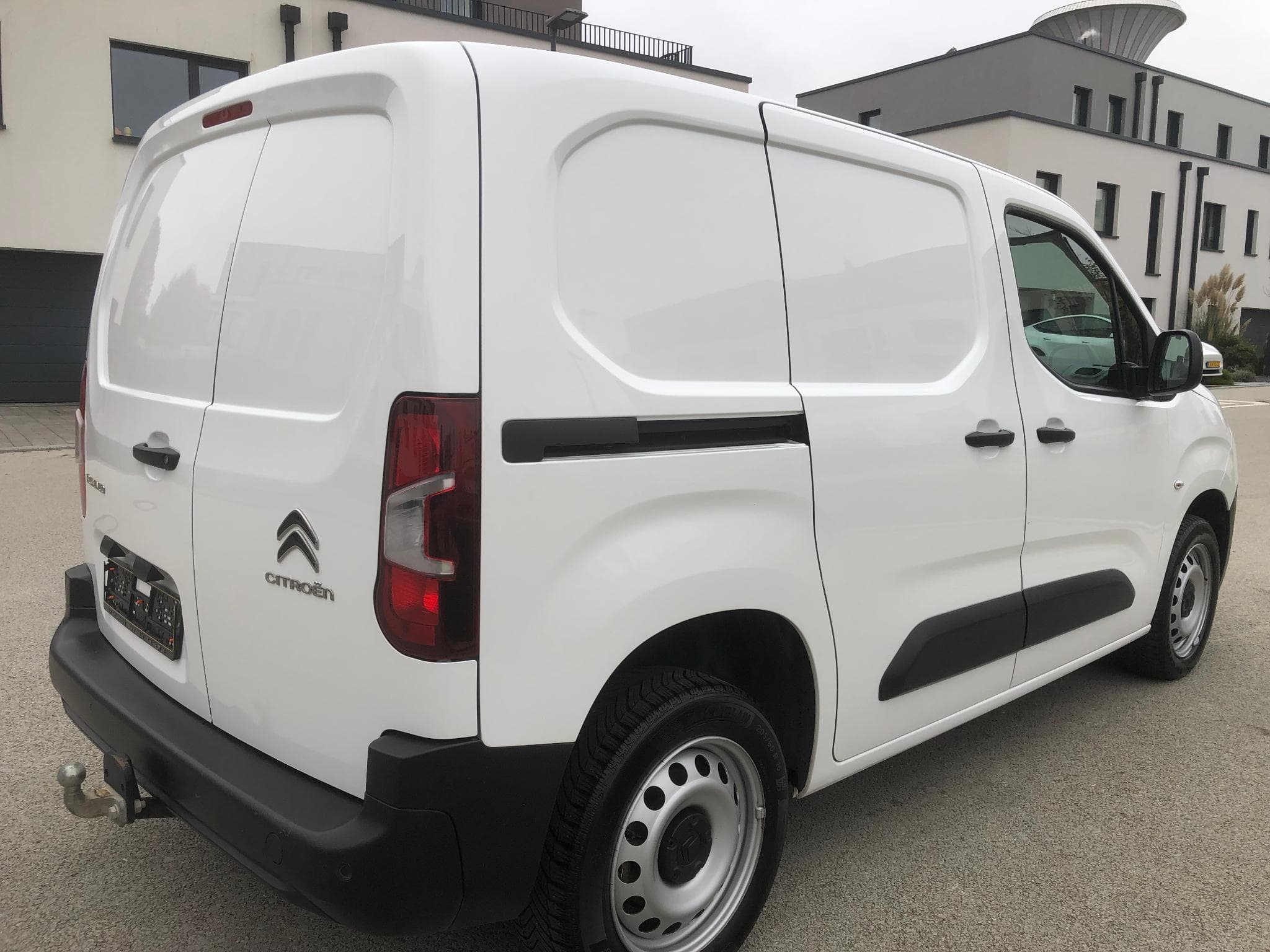 Citroën Berlingo 1.5 HDI 102 PS 3 PLACES (2022) - Photo 3