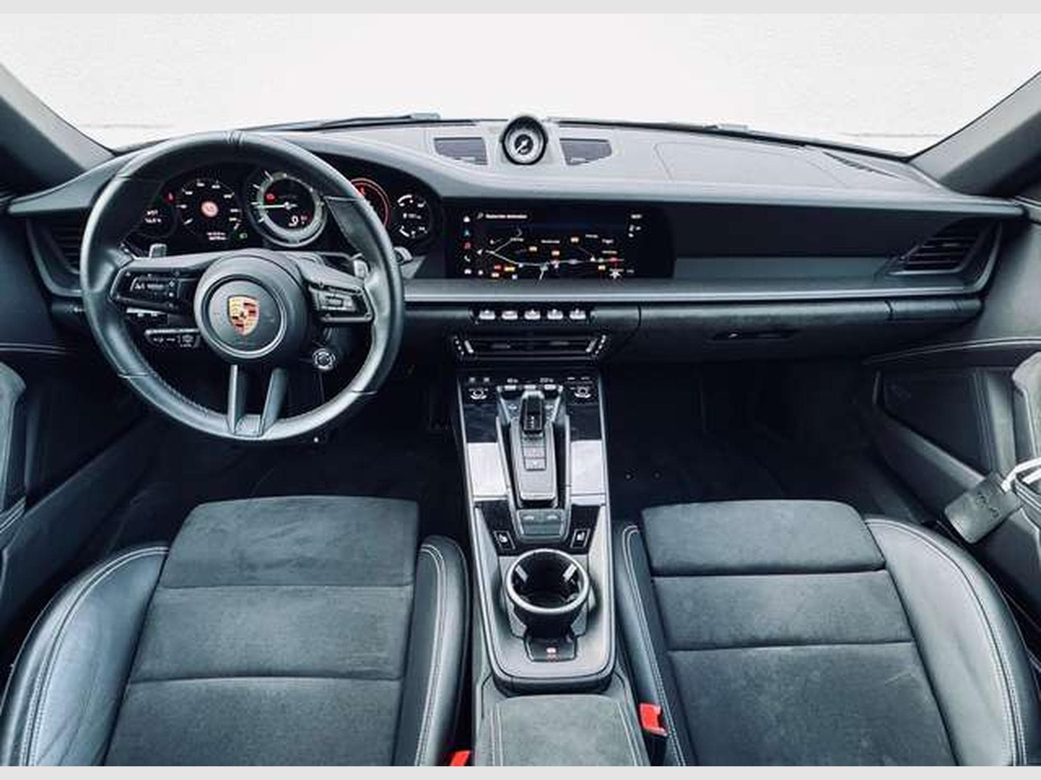 Porsche 911 Targa 4 GTS 3.0 Bi-Turbo PDK (2024) - Photo 15