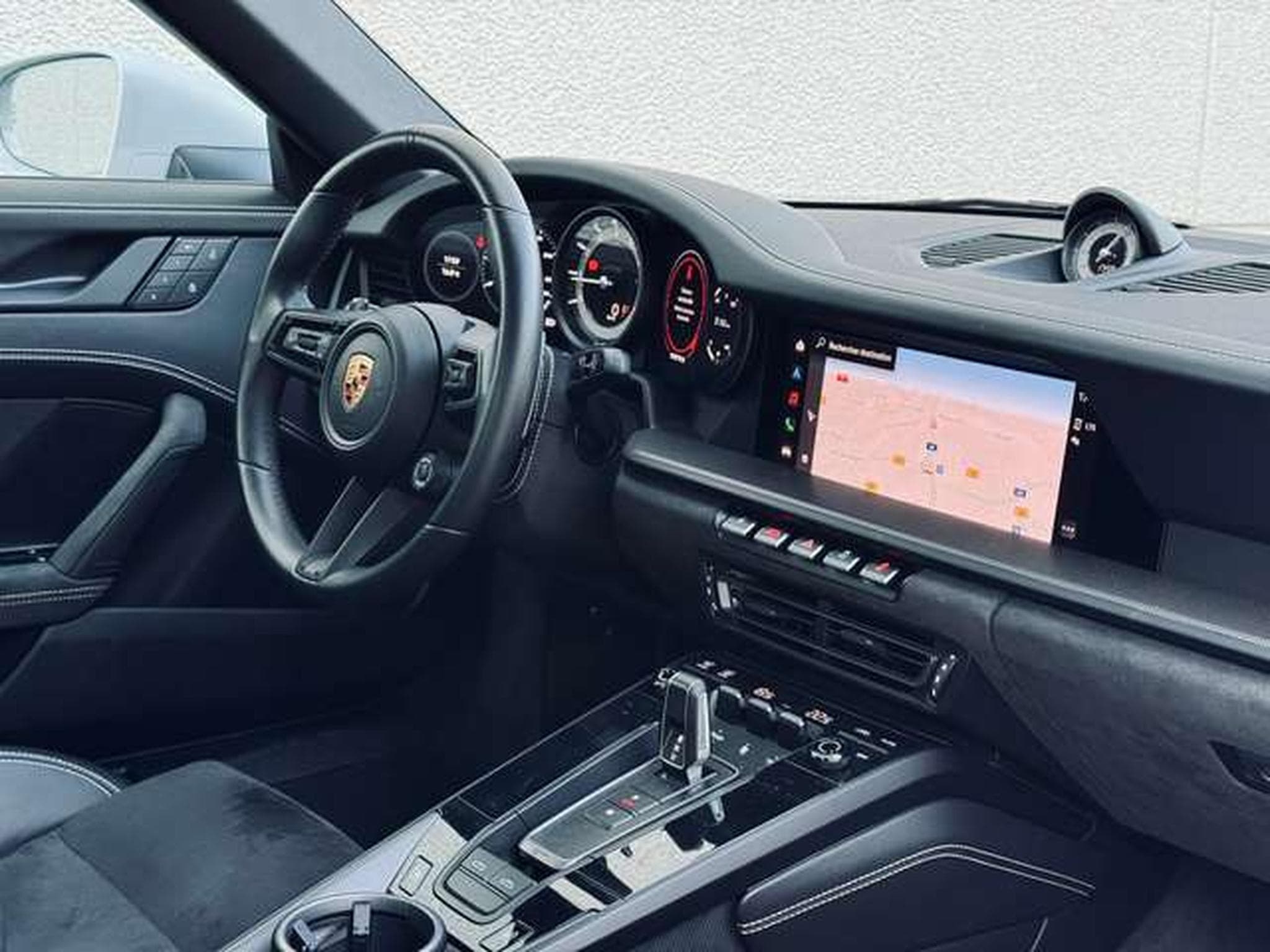 Porsche 911 Targa 4 GTS 3.0 Bi-Turbo PDK (2024) - Photo 17