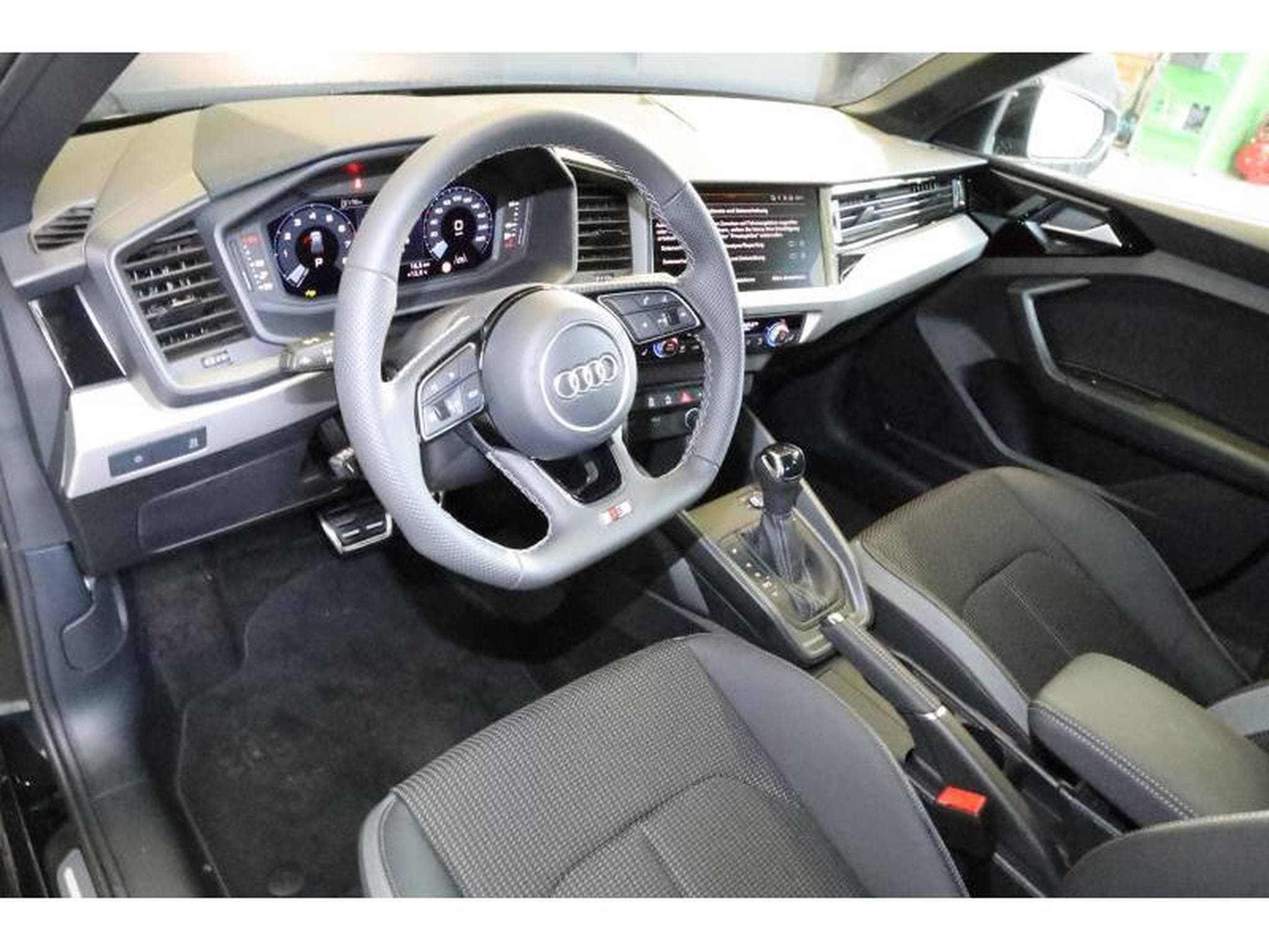 Audi A1 Sportback S-Line (2024) - Photo 2