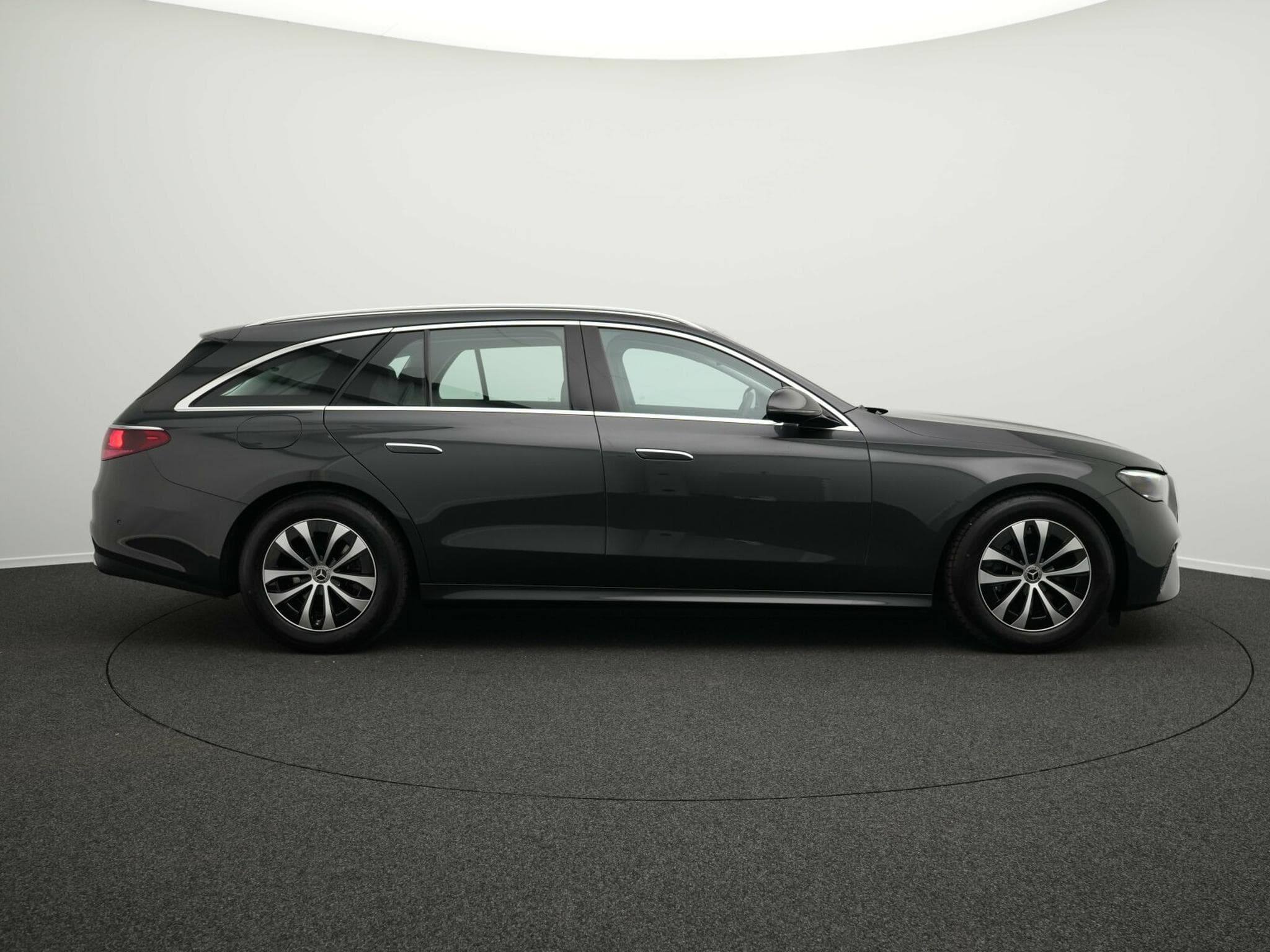 Mercedes Classe E T Avantgarde LED+AHK+Kamera+Totw (2024) - Photo 5