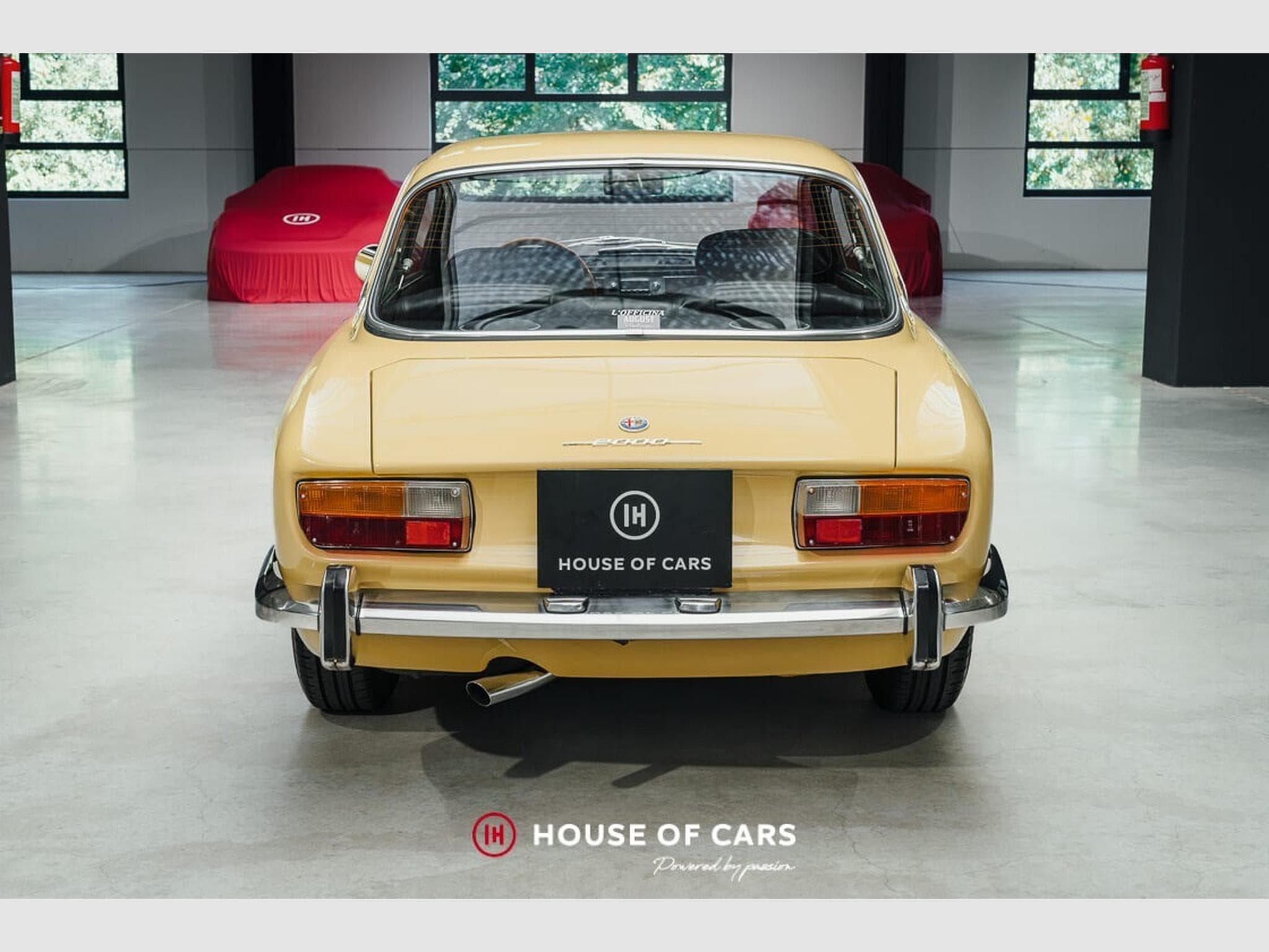 Alfa-Romeo 2000 GT Veloce Bertone - Restored - Giallo Piper (1972) - Photo 8
