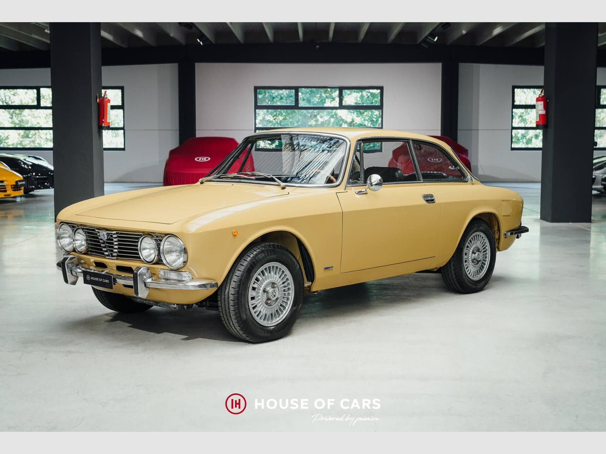 Alfa-Romeo Giulia 2000 GT Veloce Bertone - Restored - Giallo Piper (1972) - Photo 2