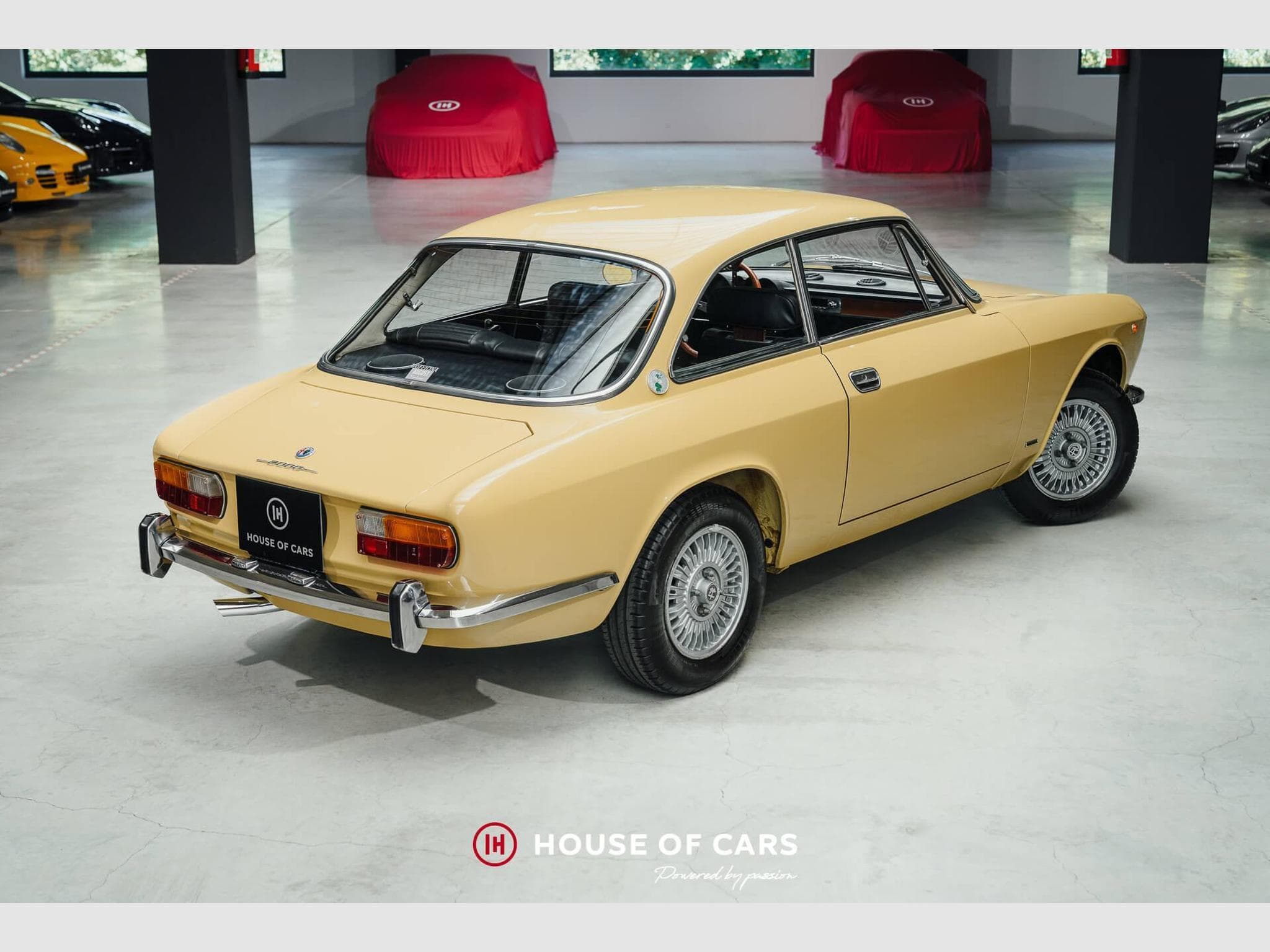 Alfa-Romeo AMG GT 2000 GT Veloce Bertone - Restored - Giallo Piper (1972) - Photo 6