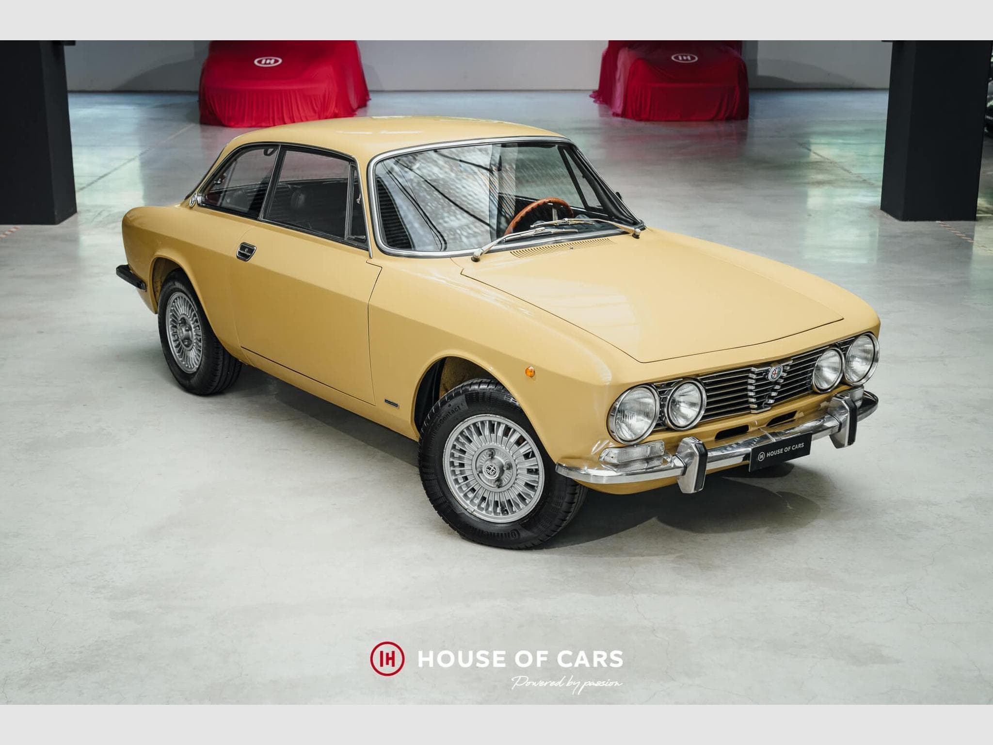 Alfa-Romeo AMG GT 2000 GT Veloce Bertone - Restored - Giallo Piper (1972) - Photo 4