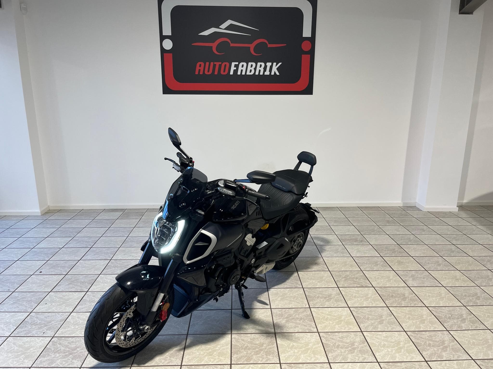 Ducati Diavel V4 (2023) - Photo 1