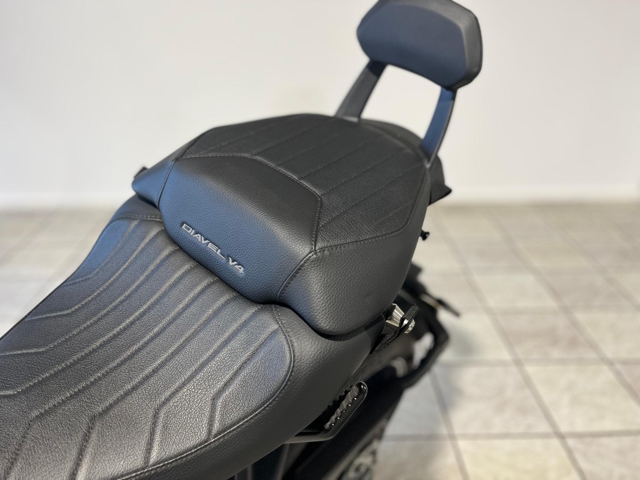 Ducati Diavel V4 (2023) - Photo 10