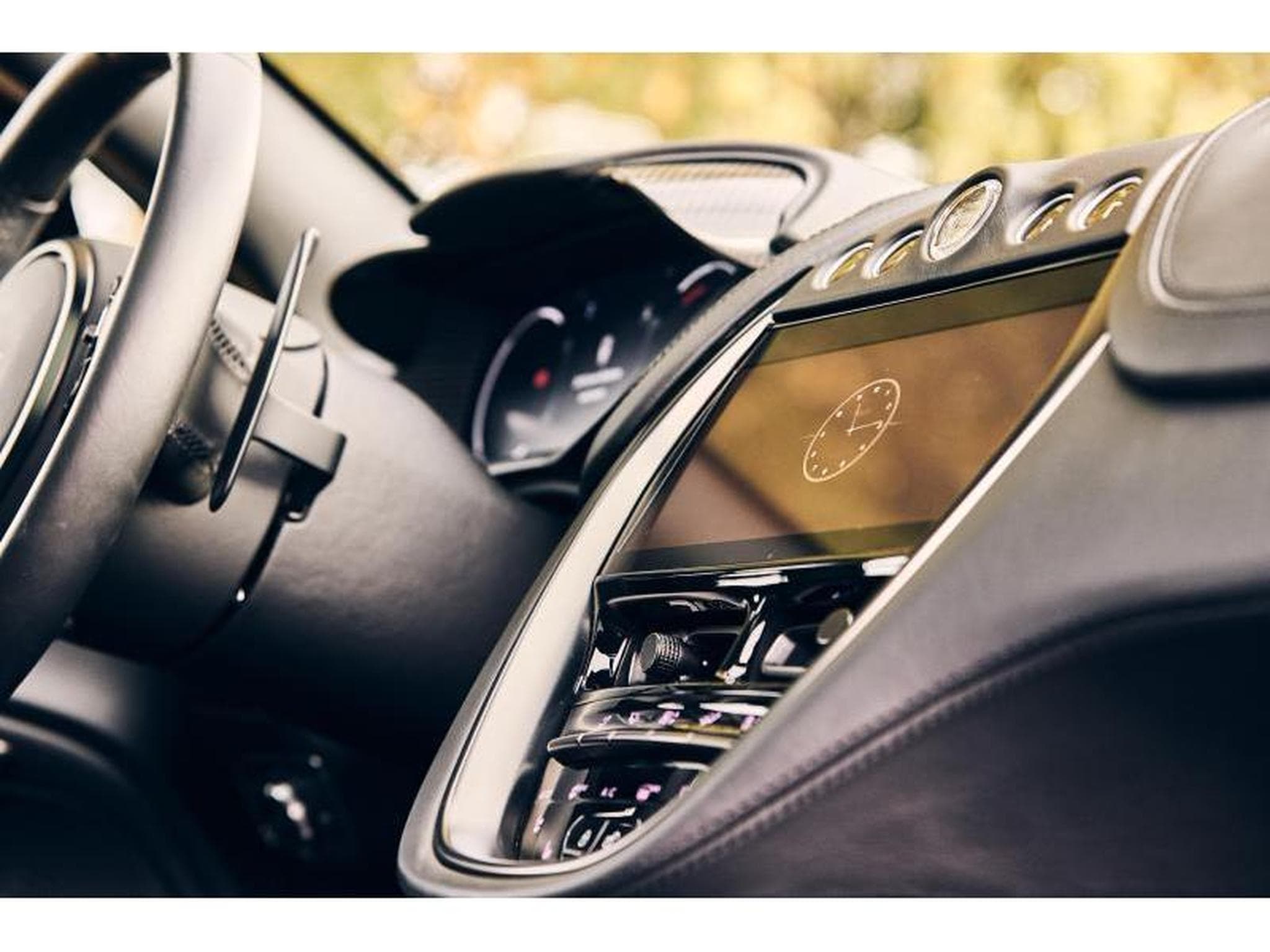 Aston-Martin DBX (2022) - Photo 32