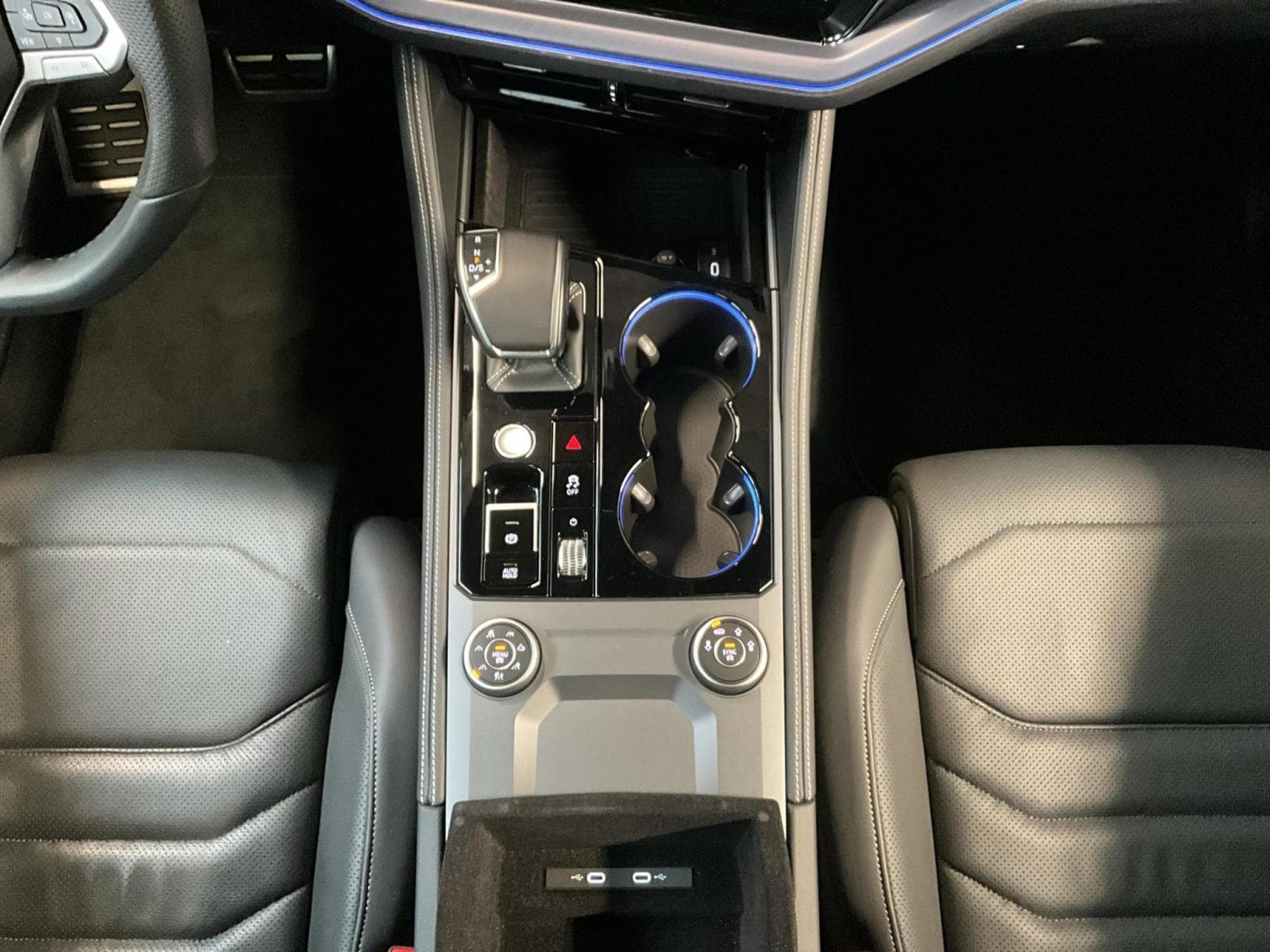 VW Touareg R-Line+8AT+4M+TDI+Pano+LED (2025) - Photo 12