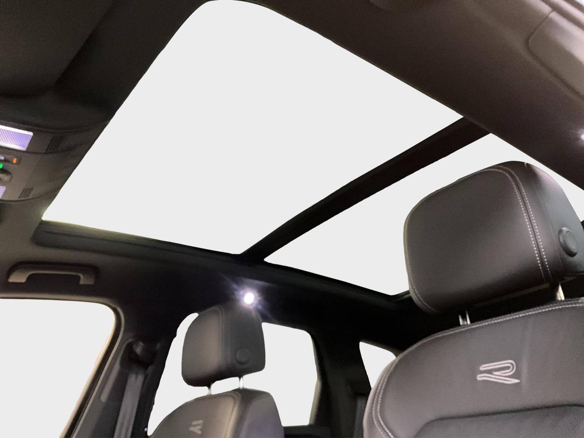 VW Touareg R-Line+8AT+4M+TDI+Pano+LED (2025) - Photo 15
