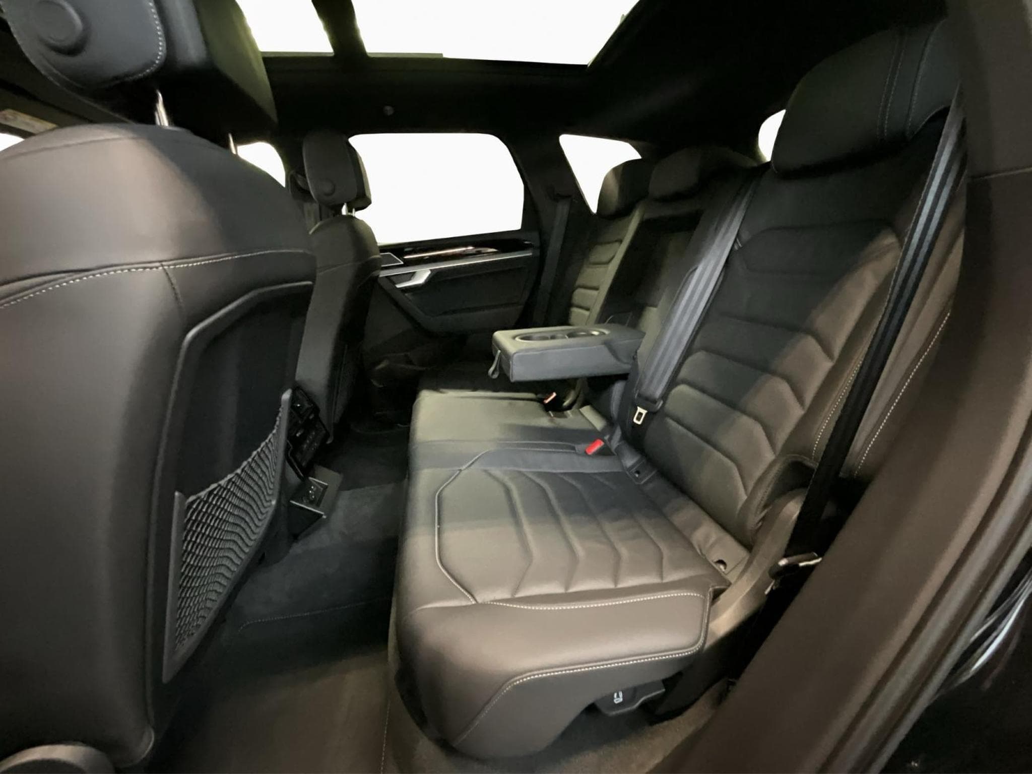 VW Touareg R-Line+8AT+4M+TDI+Pano+LED (2025) - Photo 16