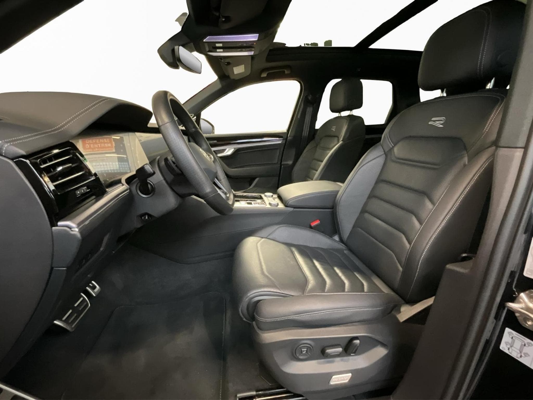VW Touareg R-Line+8AT+4M+TDI+Pano+LED (2025) - Photo 9