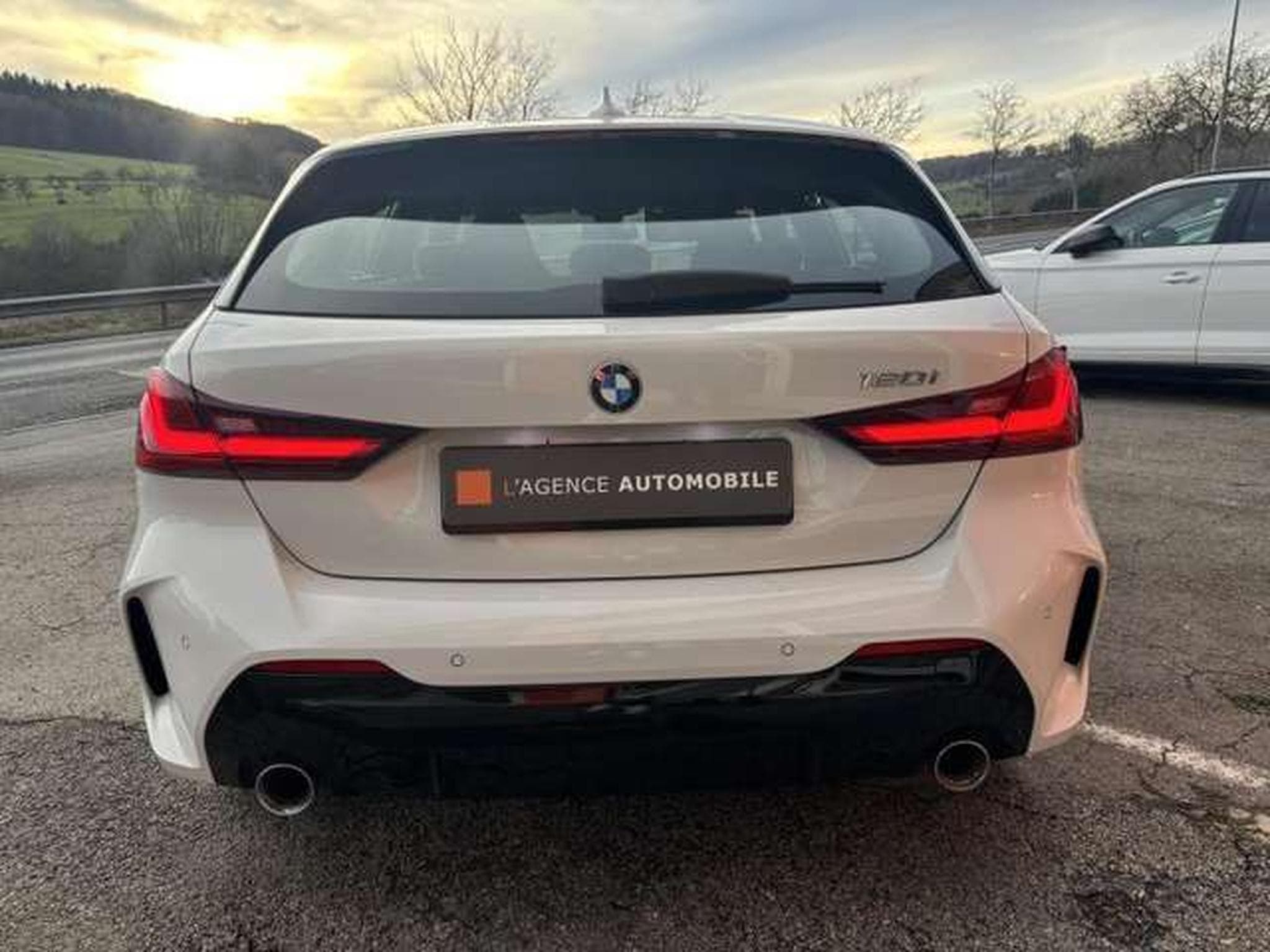 BMW 120 M STEPTRONIC - JUSQU'A 48 MOIS DE GARANTIE (2023) - Photo 6