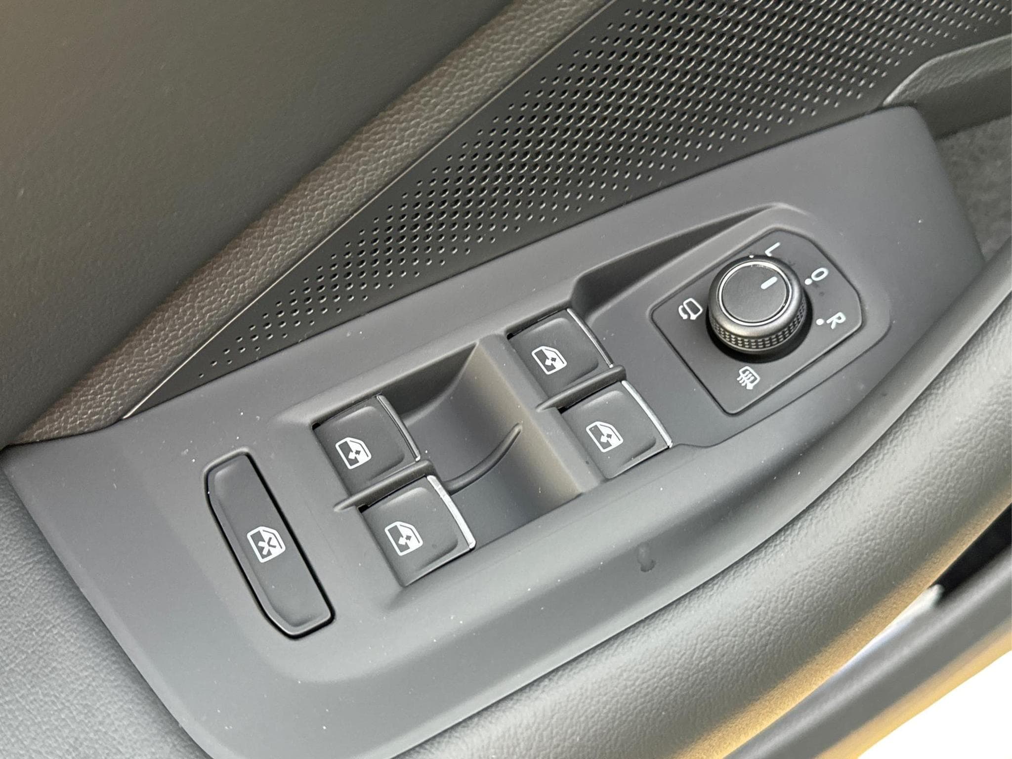 VW Passat Variant Business (2026) - Photo 16
