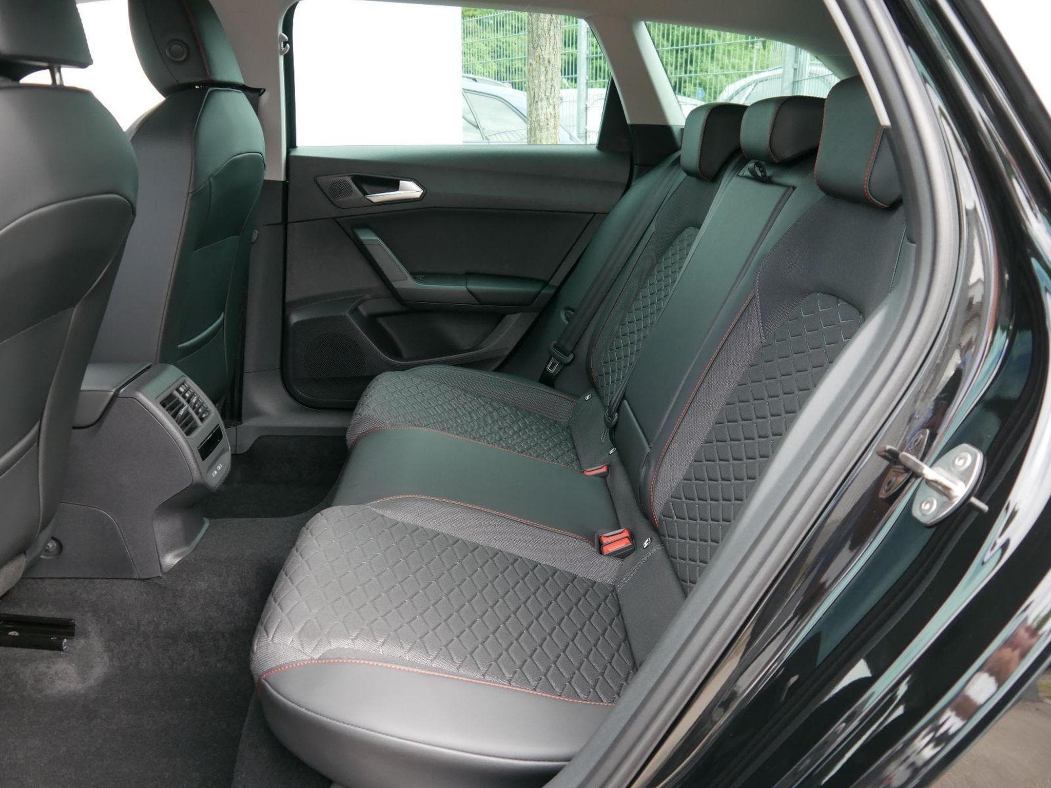 Seat Leon FR 2.0 TDI (2025) - Photo 6