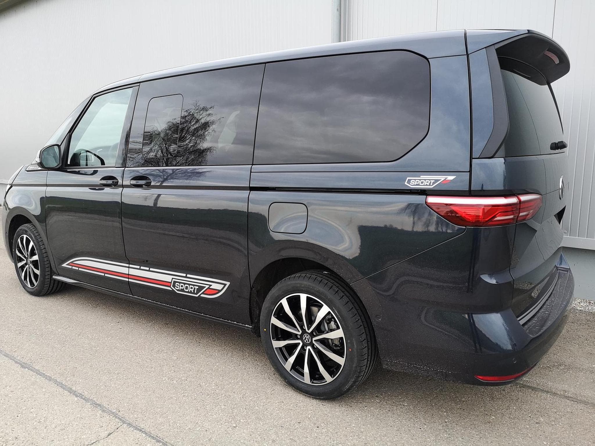 VW T7 Sport Edition (2026) - Photo 2