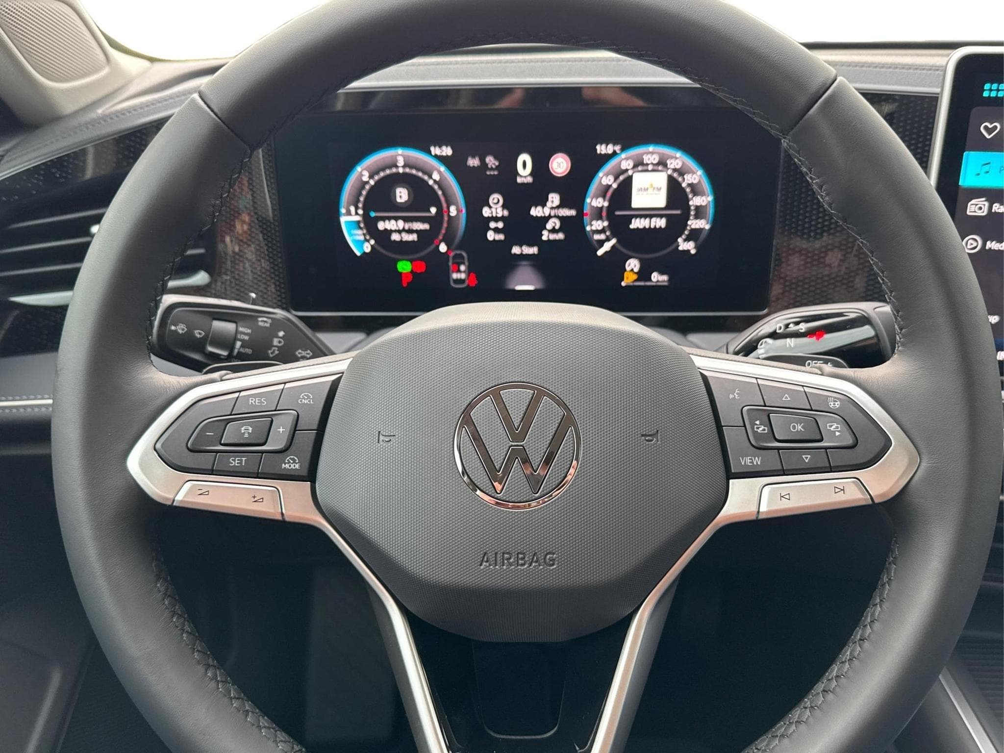 VW Passat Variant Business (2026) - Photo 13