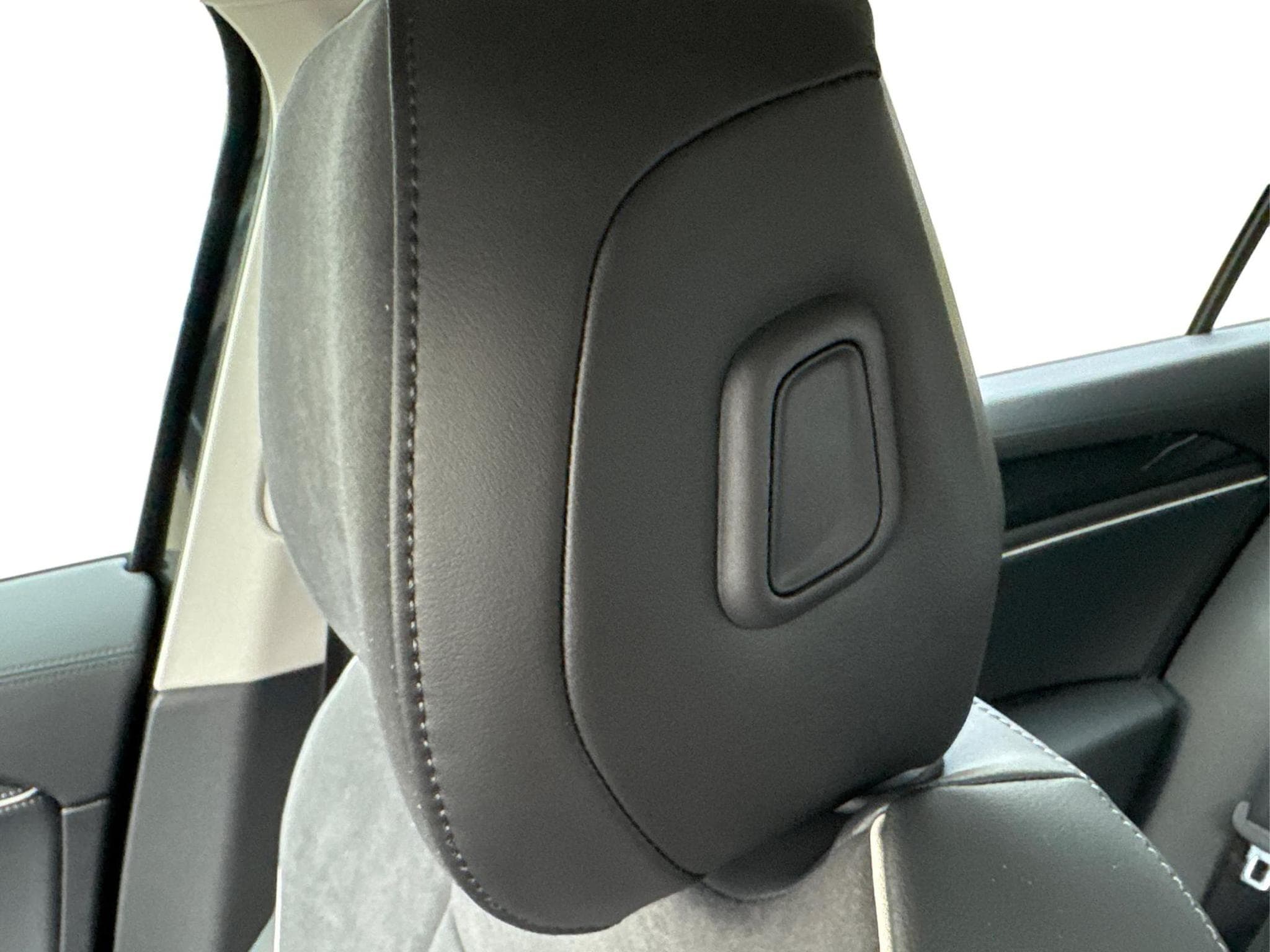 VW Passat Variant Business (2026) - Photo 24