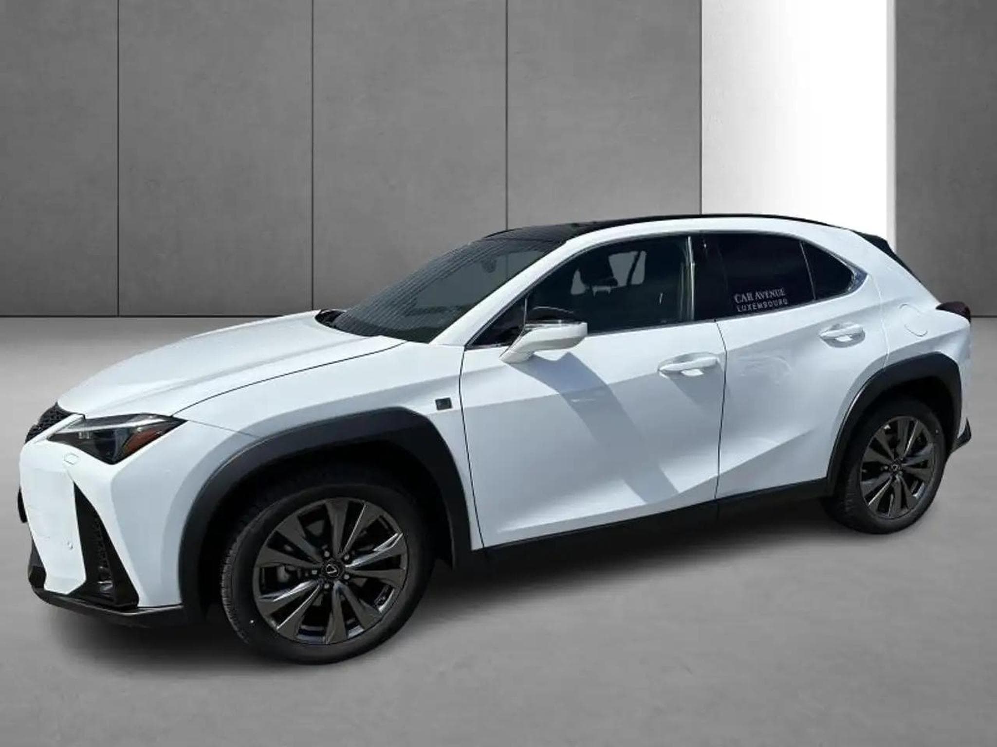 Lexus UX (2023) - Photo 4
