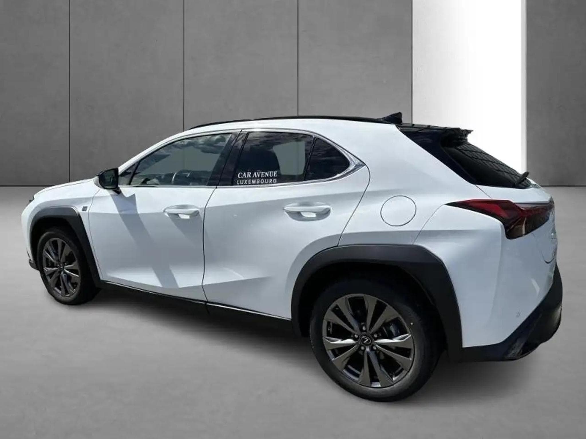 Lexus UX (2023) - Photo 7