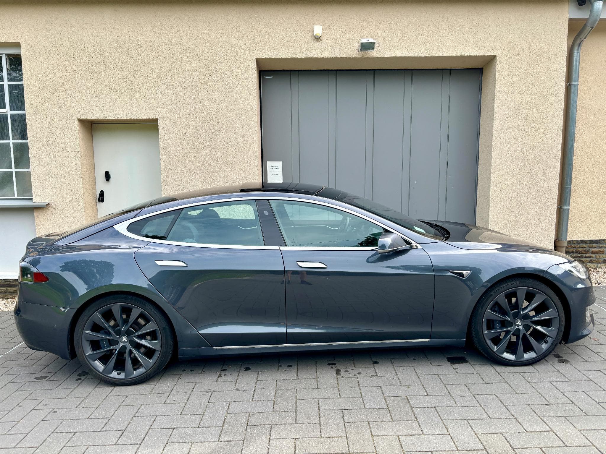 Tesla Model S 100D (2018) - Photo 3