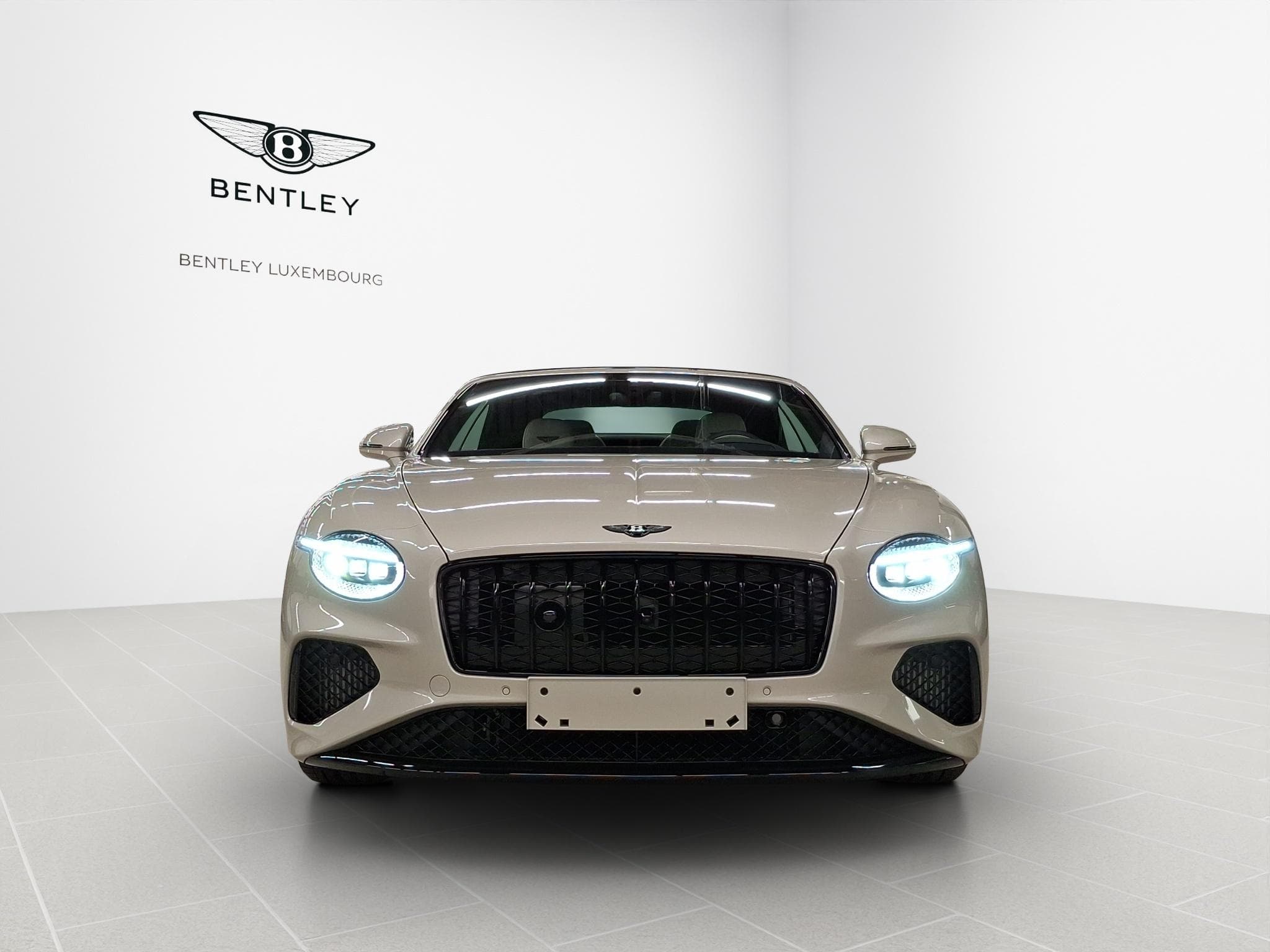 Bentley Continental GTC Azure (2026) - Photo 7
